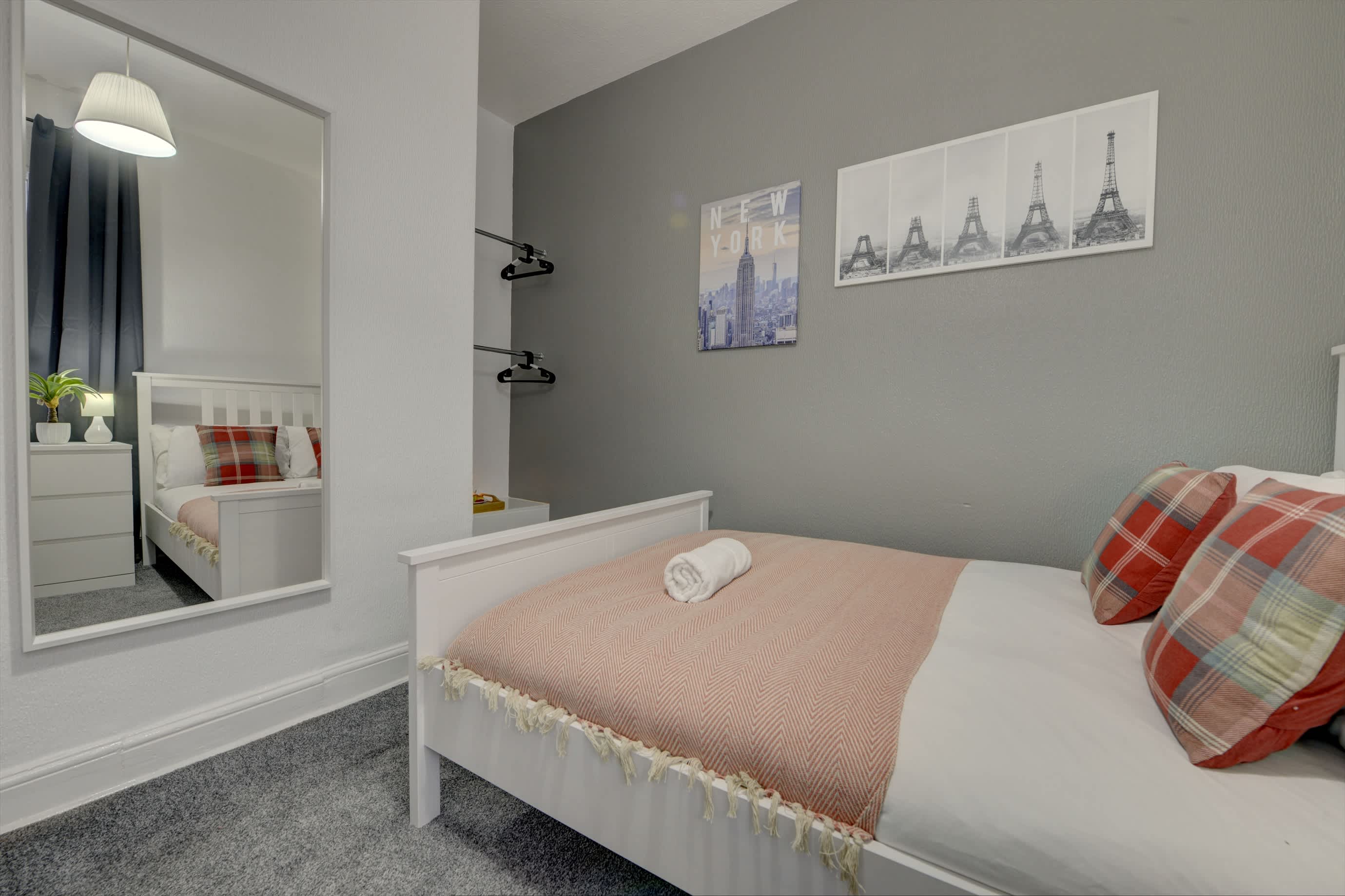 Cosy 2 Bedroom 4 Beds w/ Parking near City Centre in Argyll Street 39 CV2 4FJ - Property image 26 - VivreStays