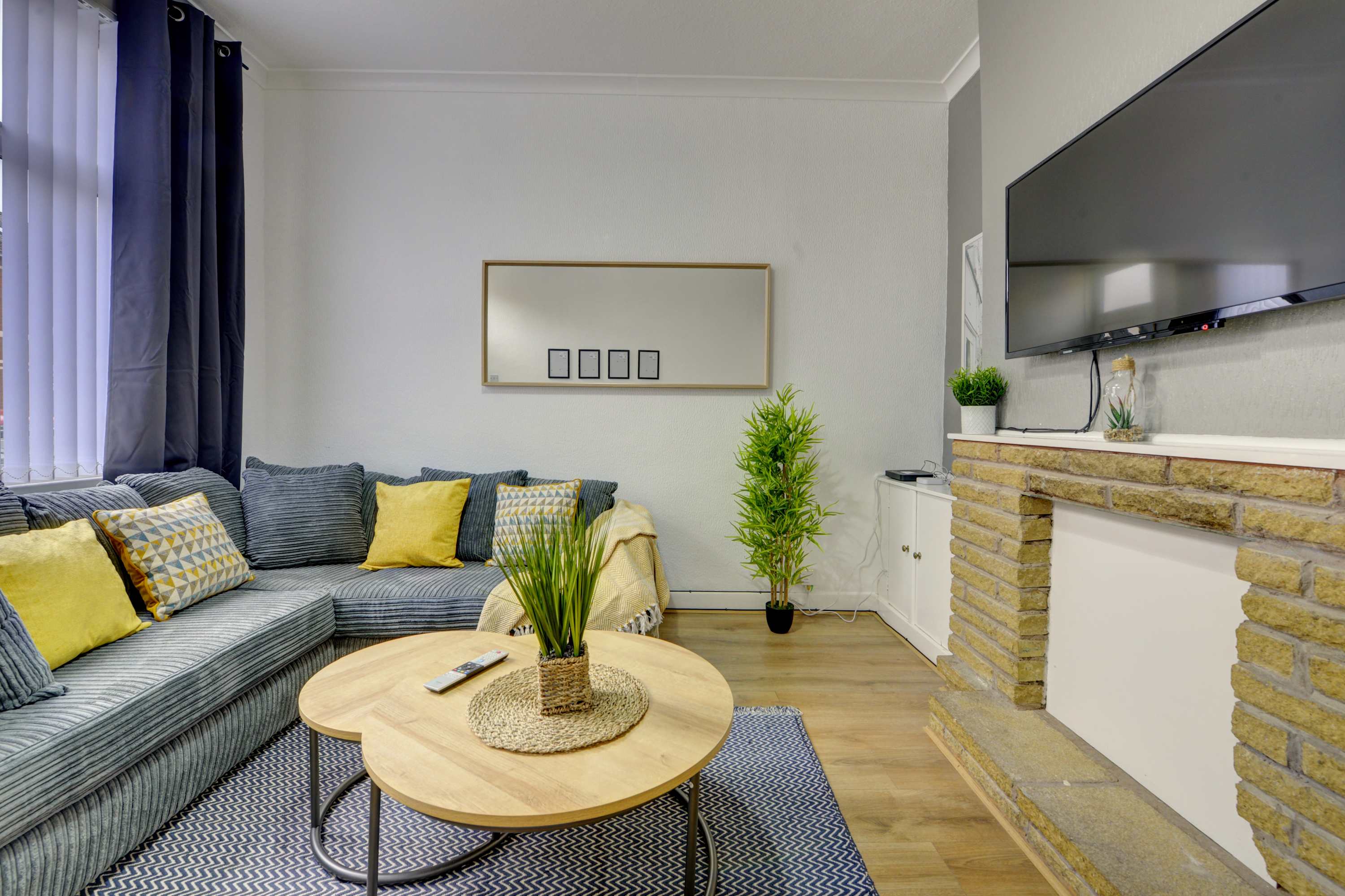 Cosy 2 Bedroom 4 Beds w/ Parking near City Centre in Argyll Street 39 CV2 4FJ - Property image 29 - VivreStays