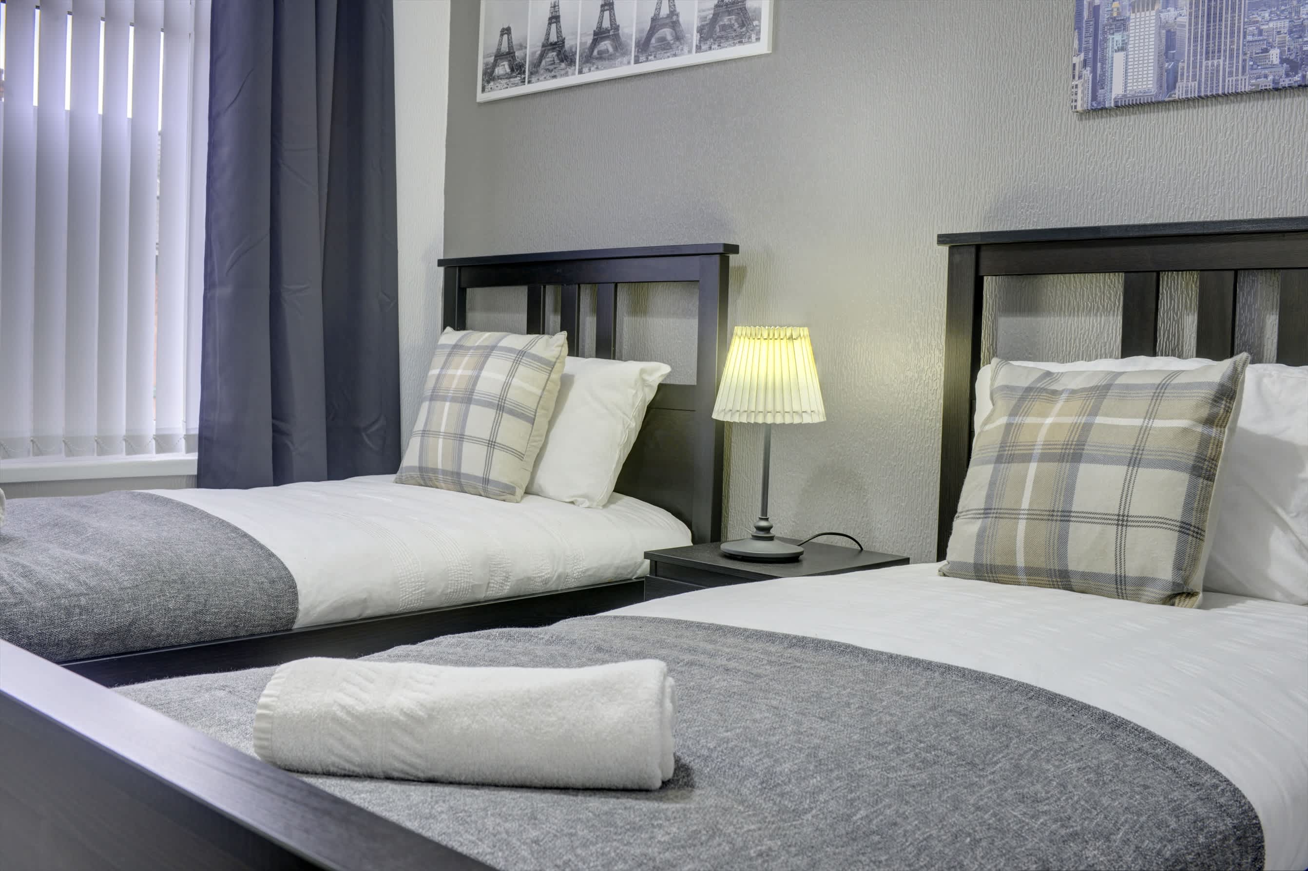 Cosy 2 Bedroom 4 Beds w/ Parking near City Centre in Argyll Street 39 CV2 4FJ - Property image 30 - VivreStays