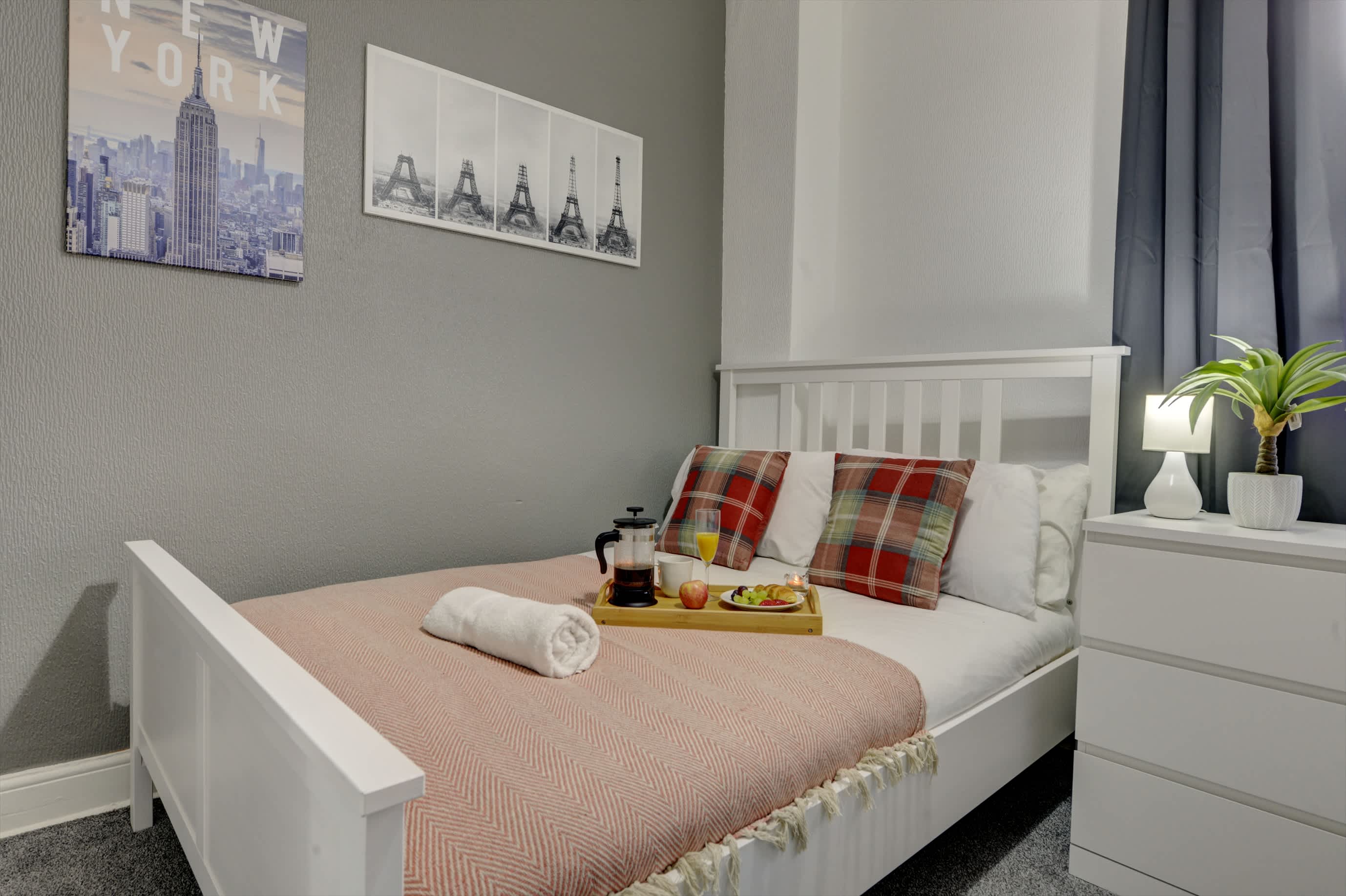 Cosy 2 Bedroom 4 Beds w/ Parking near City Centre in Argyll Street 39 CV2 4FJ - Property image 34 - VivreStays