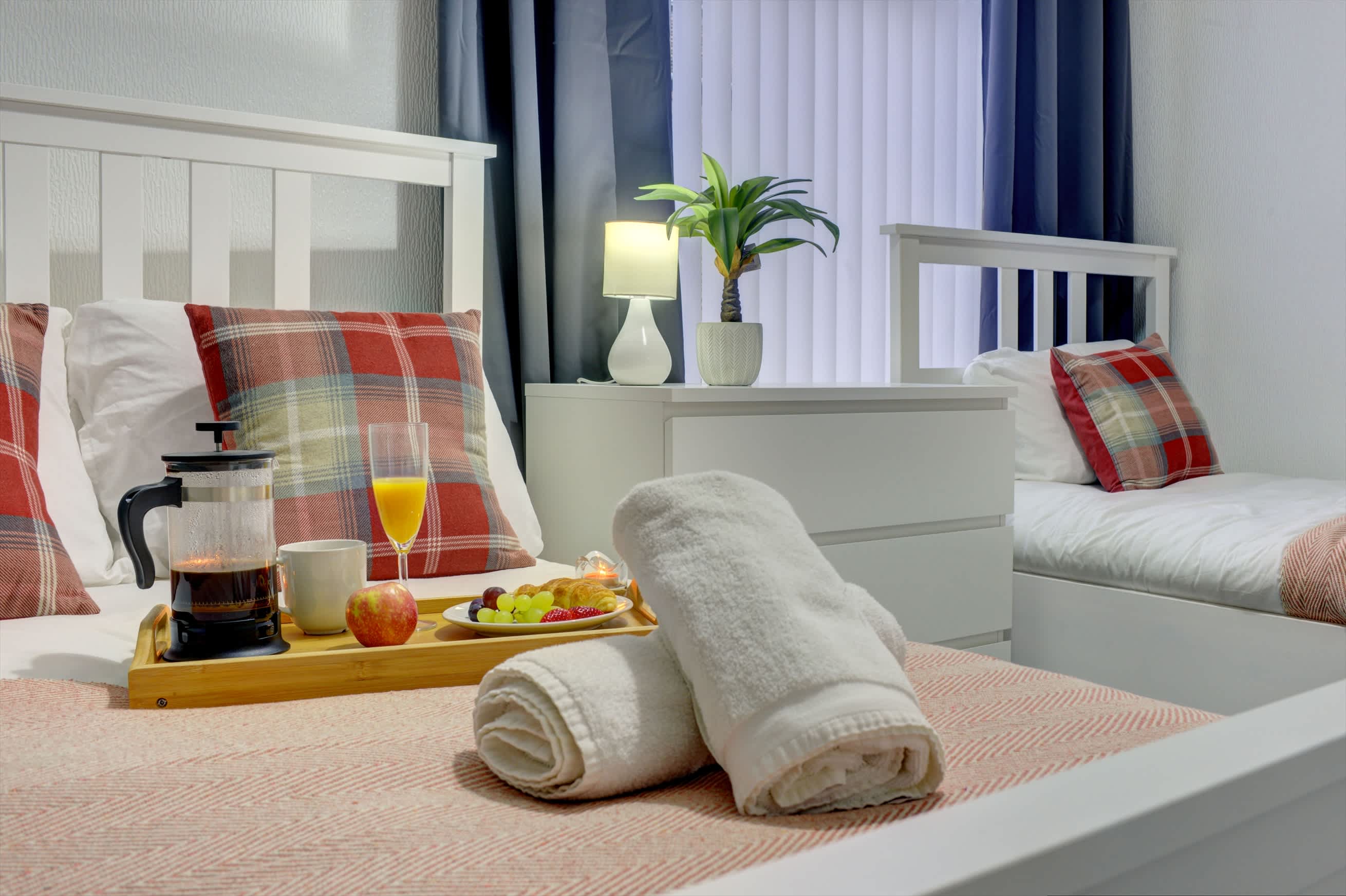 Cosy 2 Bedroom 4 Beds w/ Parking near City Centre in Argyll Street 39 CV2 4FJ - Property image 41 - VivreStays