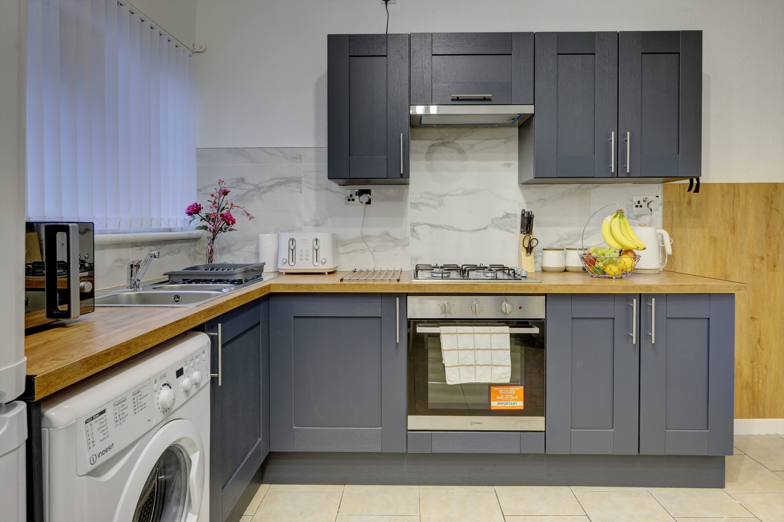 Cosy 2 Bedroom 4 Beds w/ Parking near City Centre in Argyll Street 39 CV2 4FJ - Property image 49 - VivreStays