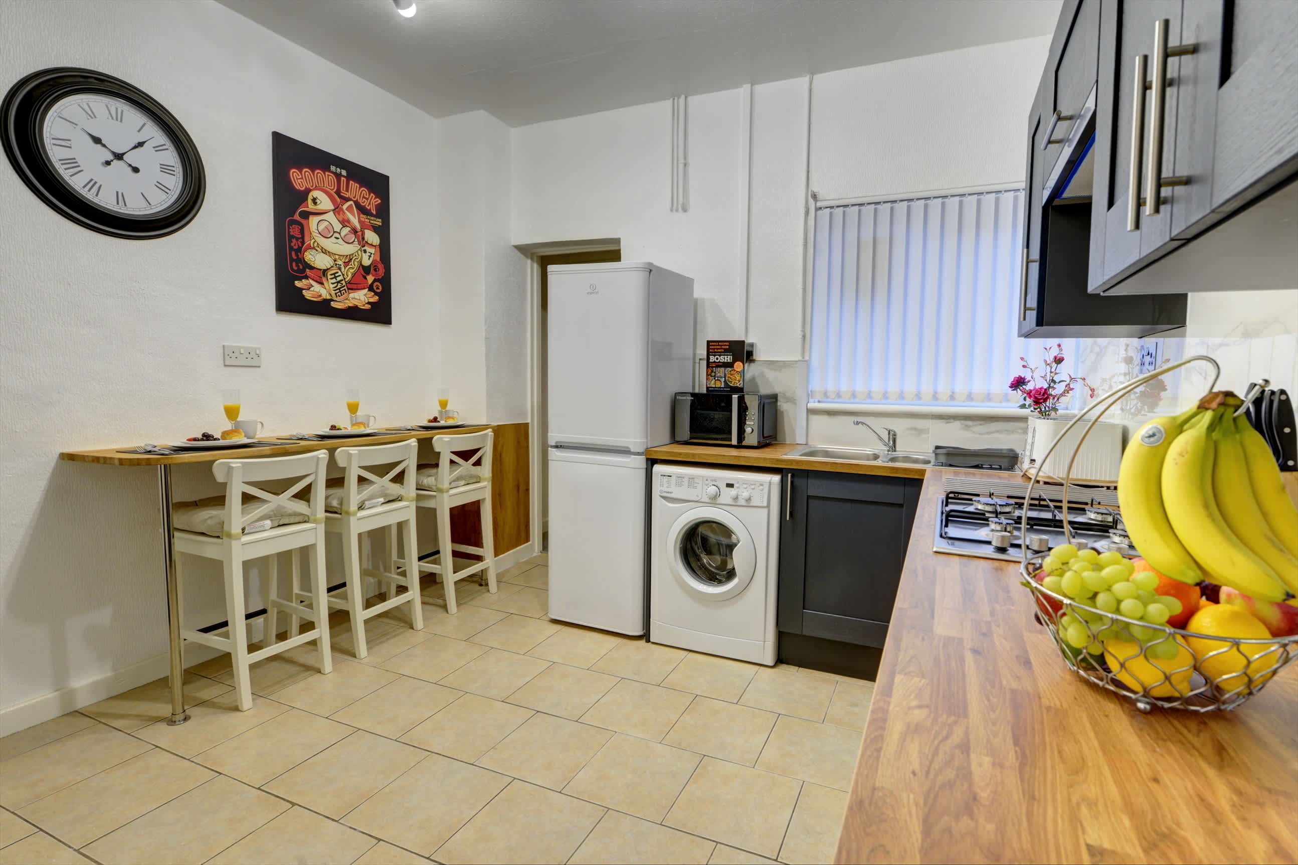 Cosy 2 Bedroom 4 Beds w/ Parking near City Centre in Argyll Street 39 CV2 4FJ - Property image 54 - VivreStays