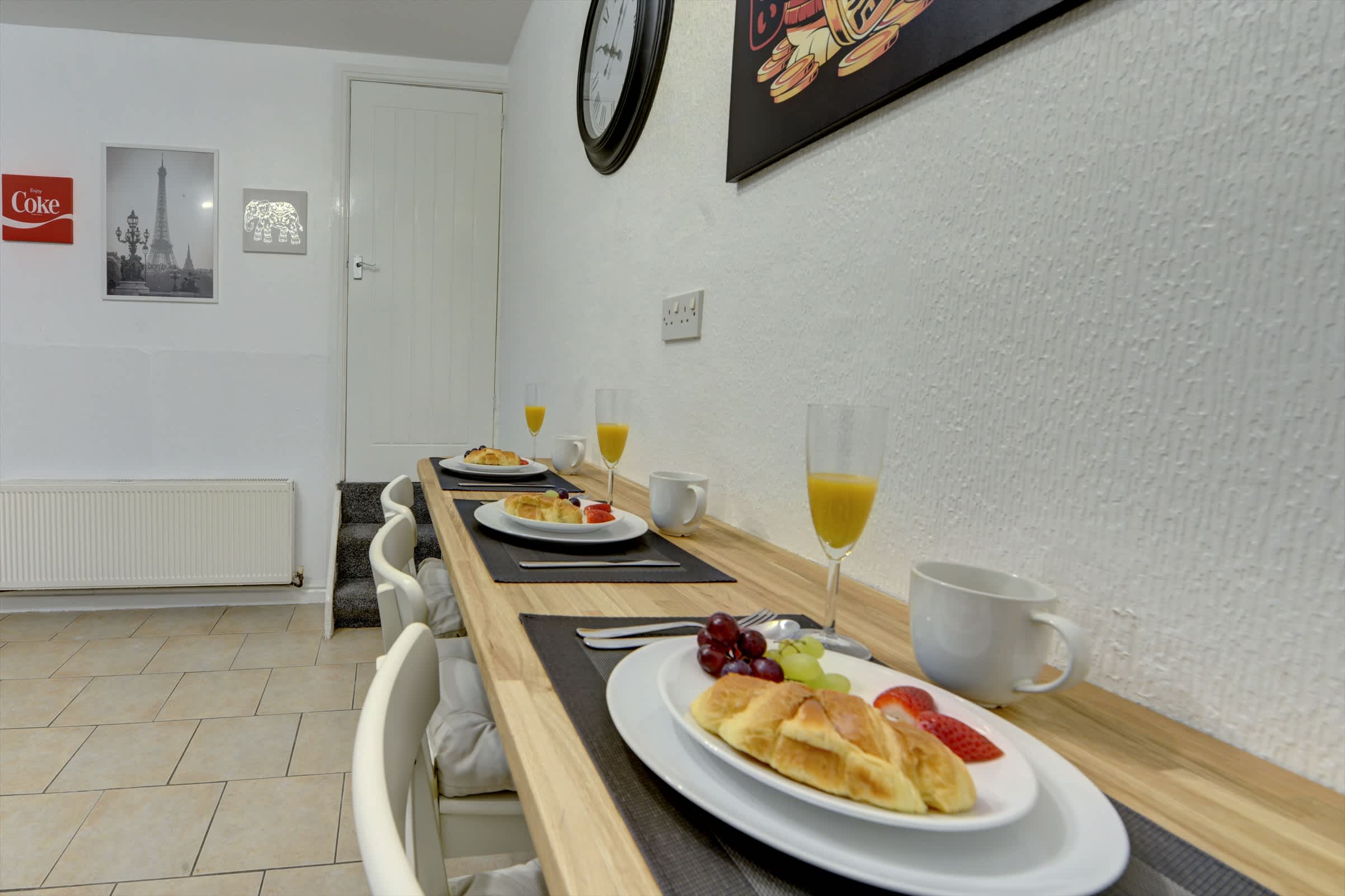 Cosy 2 Bedroom 4 Beds w/ Parking near City Centre in Argyll Street 39 CV2 4FJ - Property image 57 - VivreStays