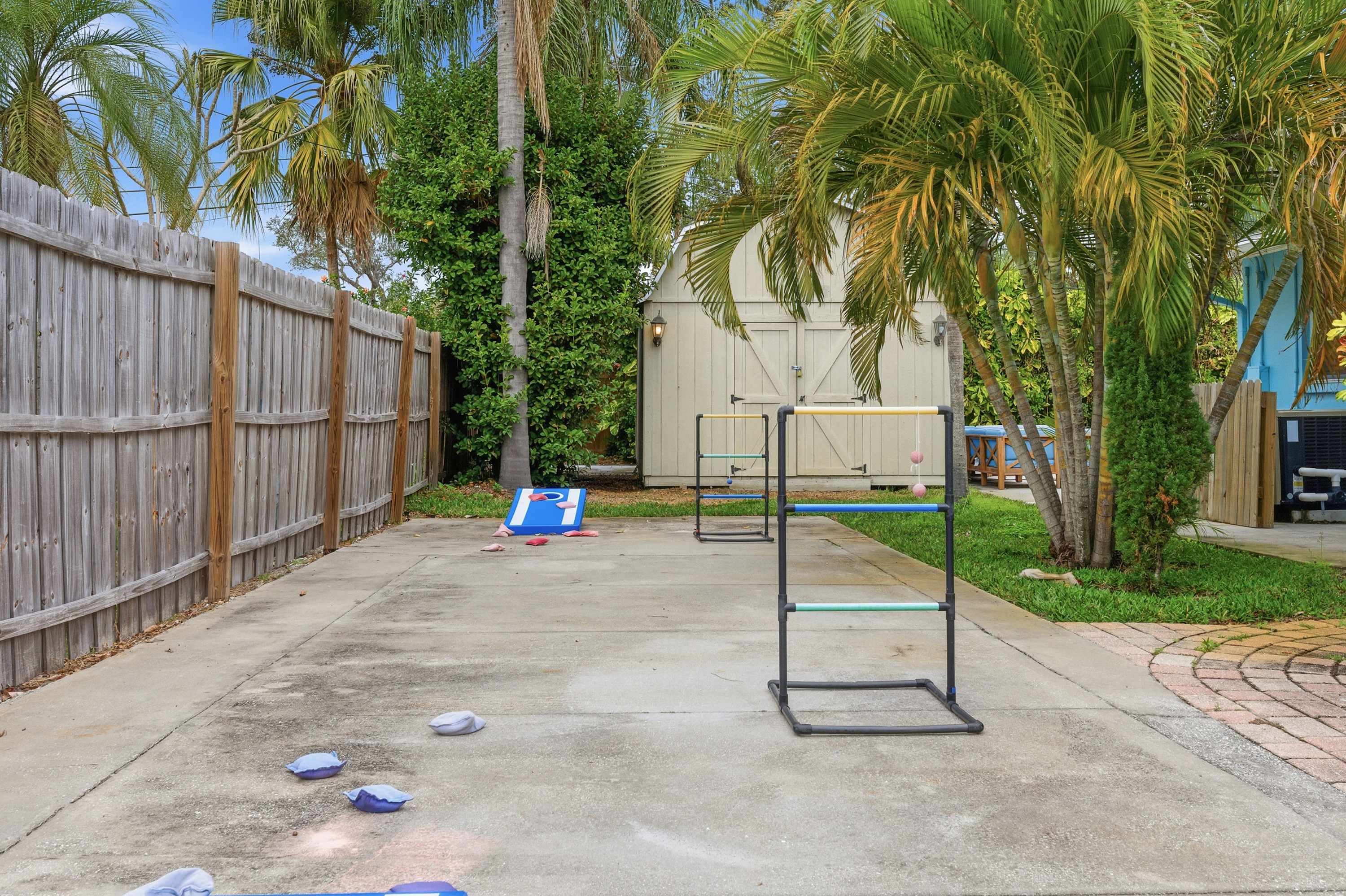 Relaxing 4BR home w/ heated pool & fire pit