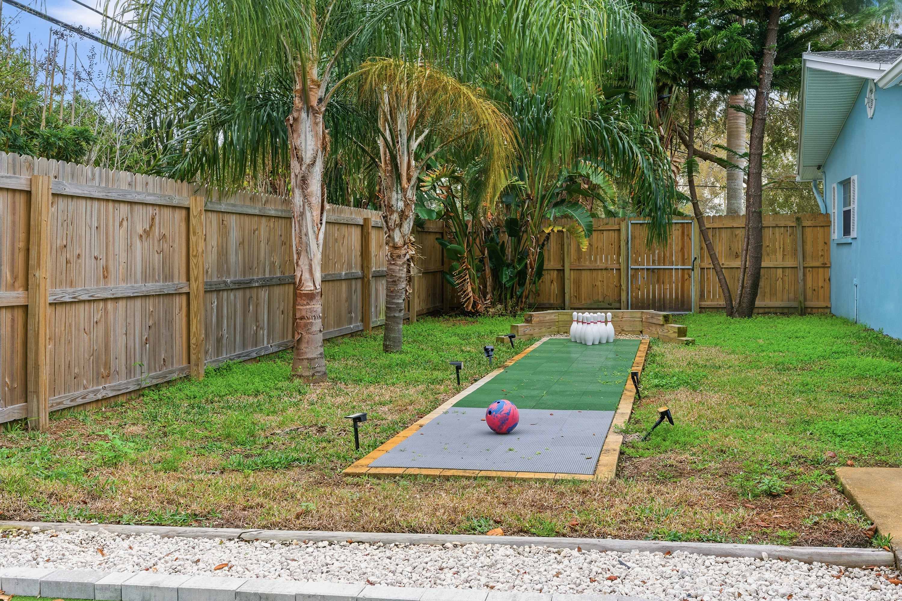 Relaxing 4BR home w/ heated pool & fire pit