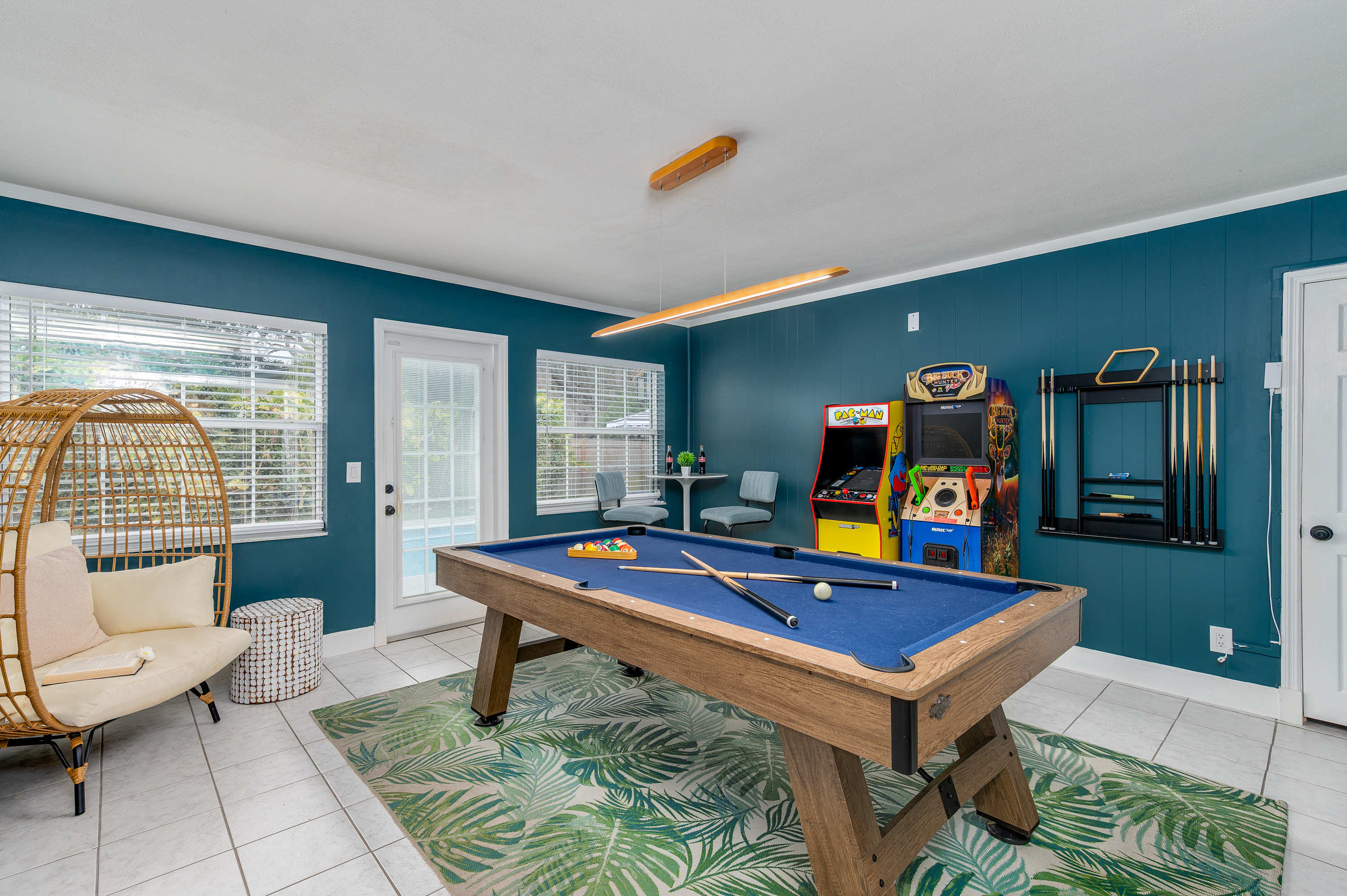 Relaxing 4BR home w/ heated pool & fire pit