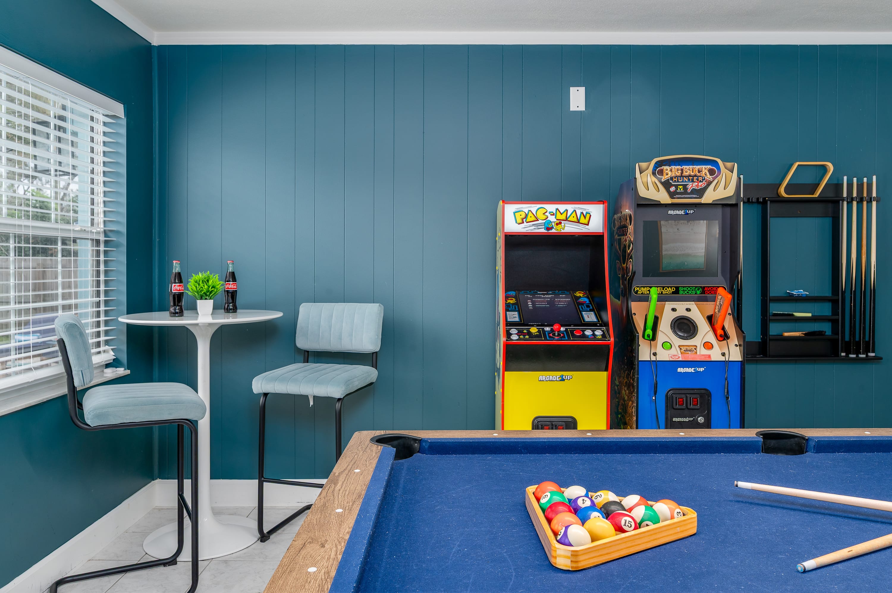 Relaxing 4BR home w/ heated pool & fire pit