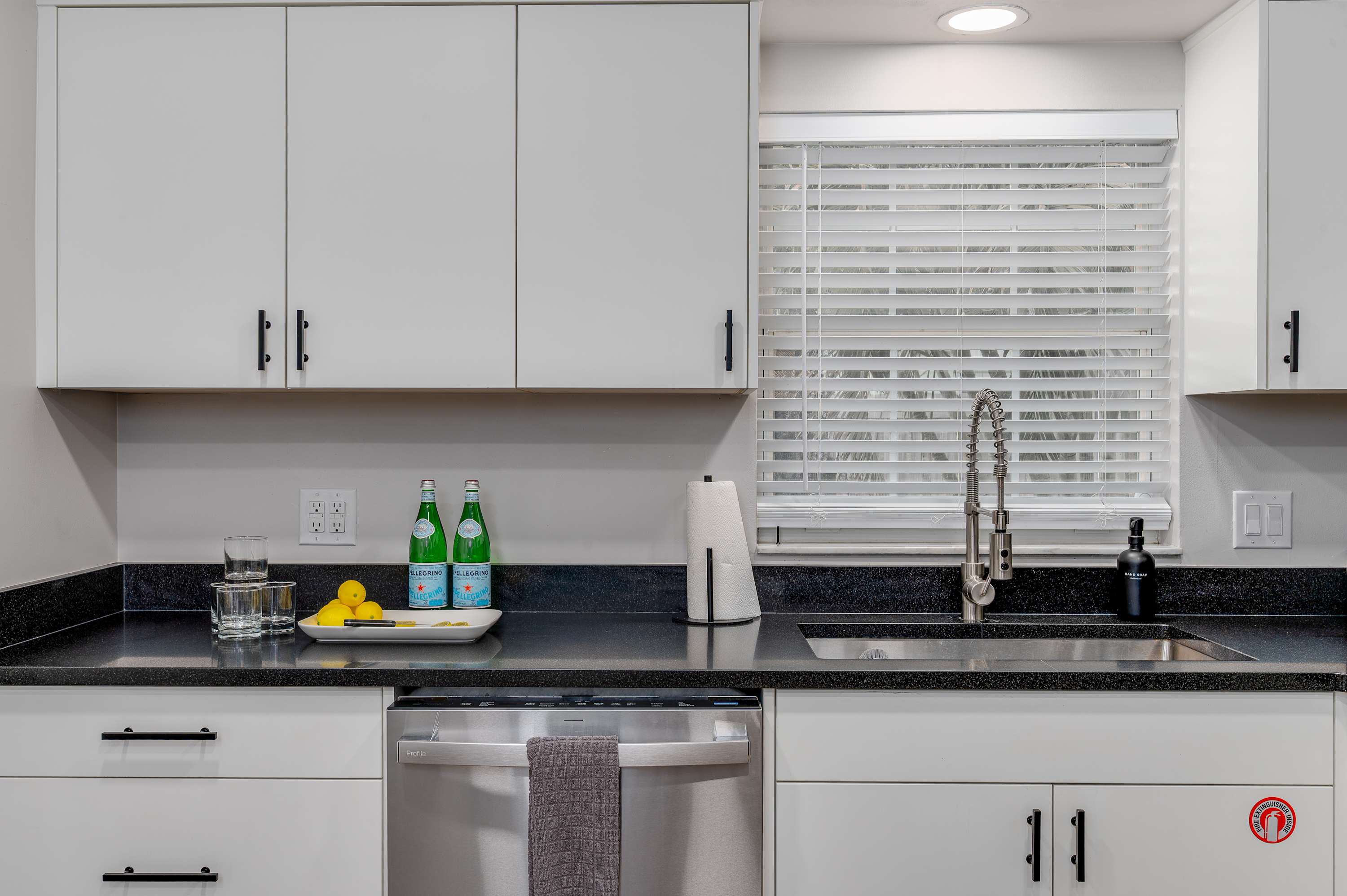 Relaxing 4BR home w/ heated pool & fire pit