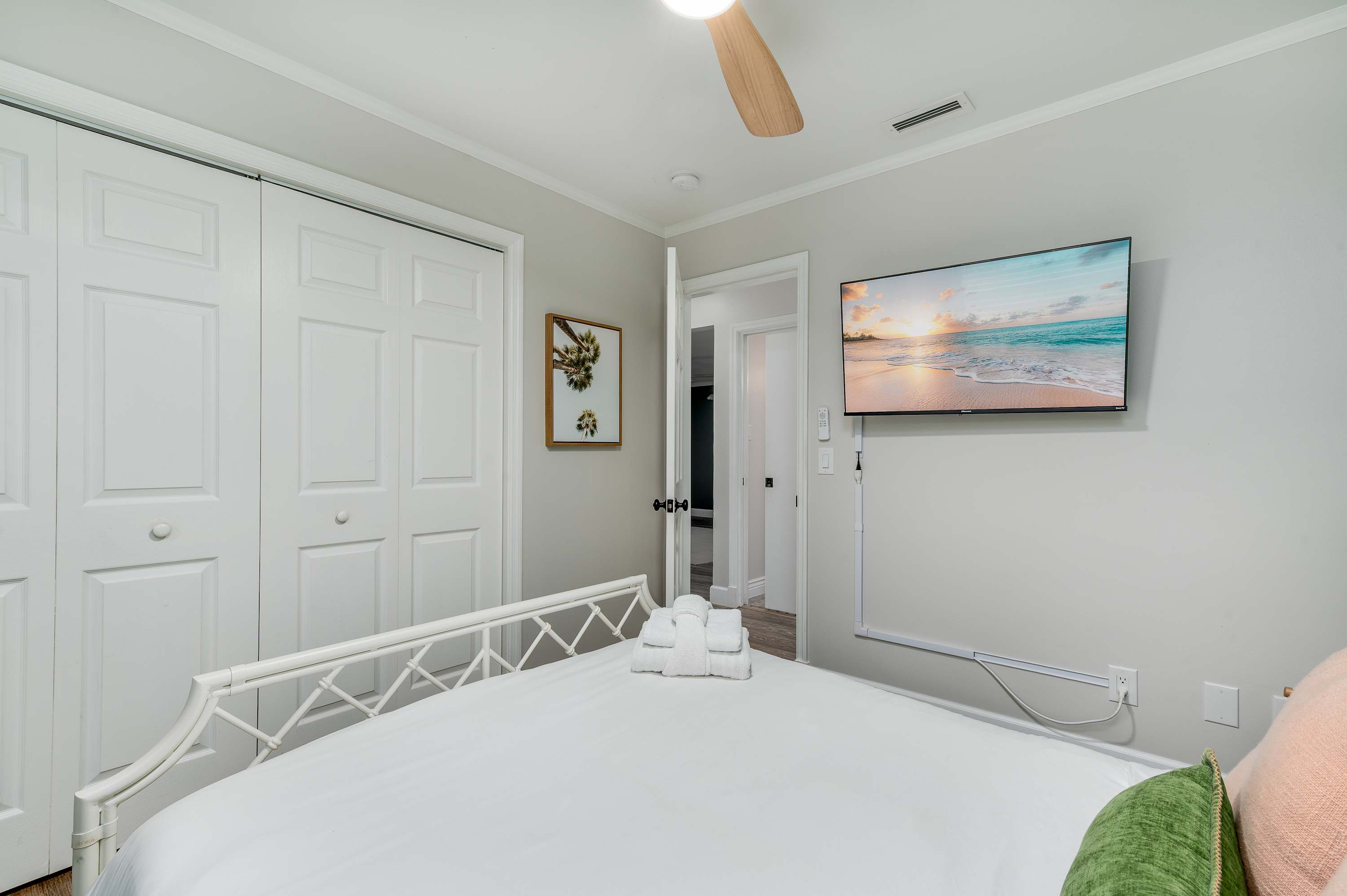 Relaxing 4BR home w/ heated pool & fire pit