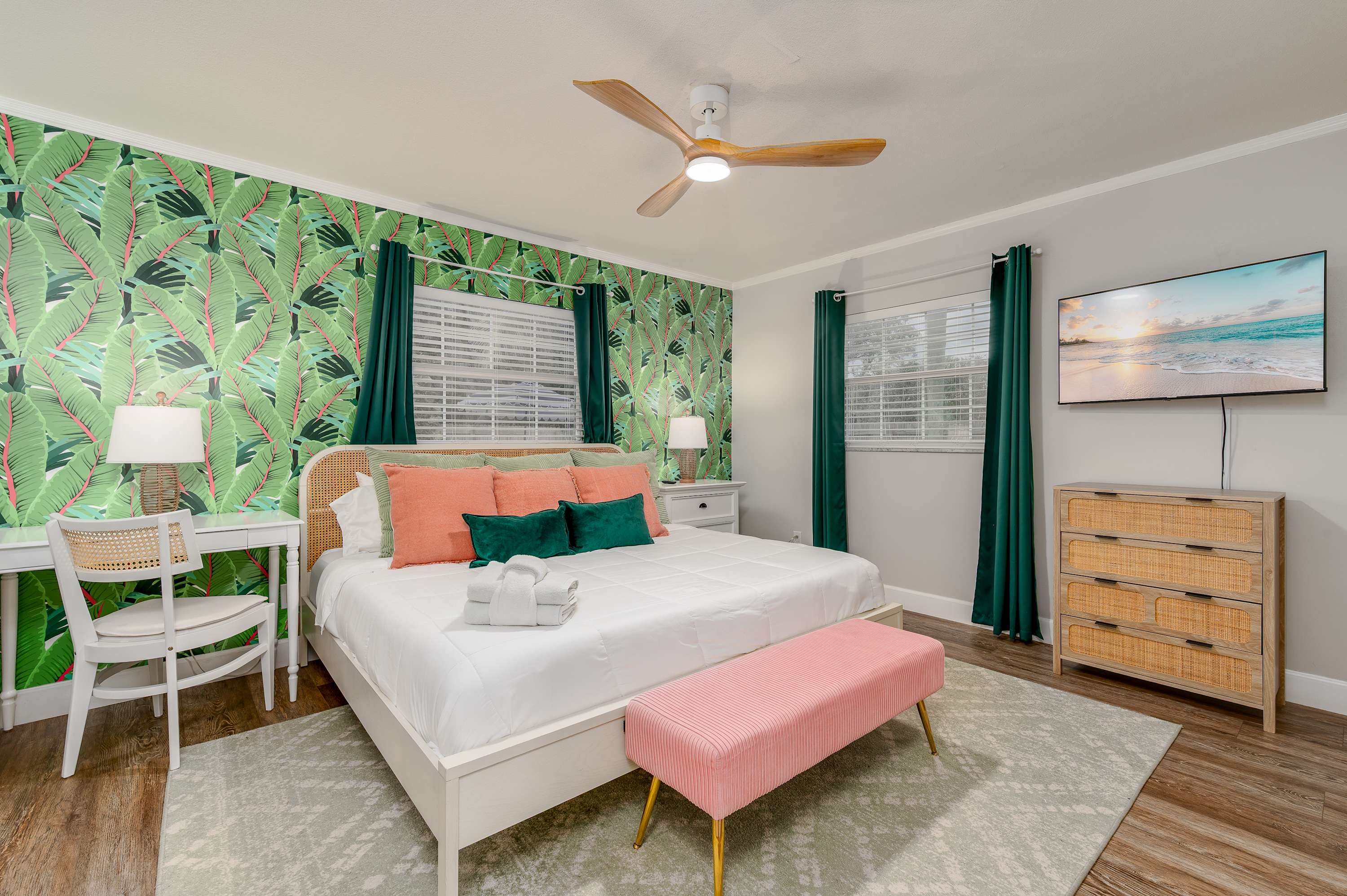 Relaxing 4BR home w/ heated pool & fire pit