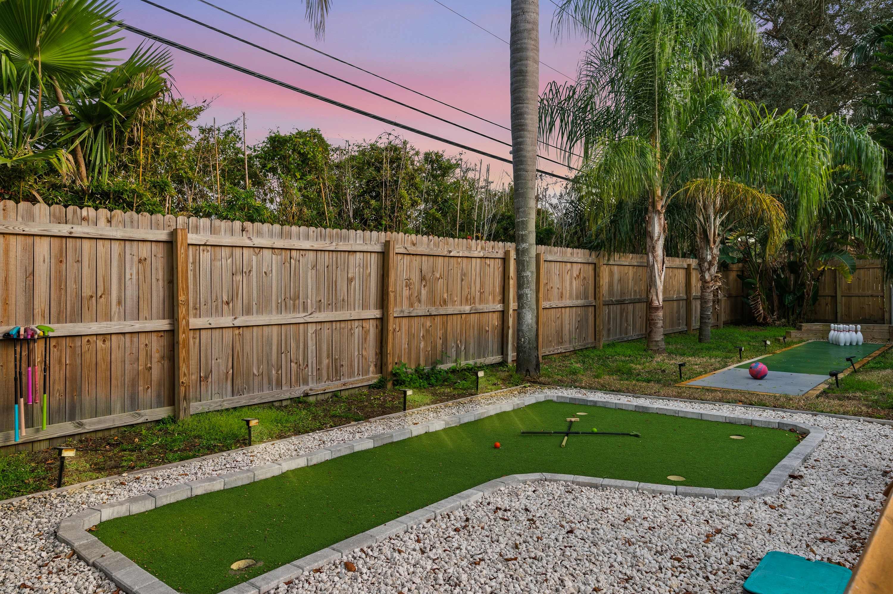 Relaxing 4BR home w/ heated pool & fire pit