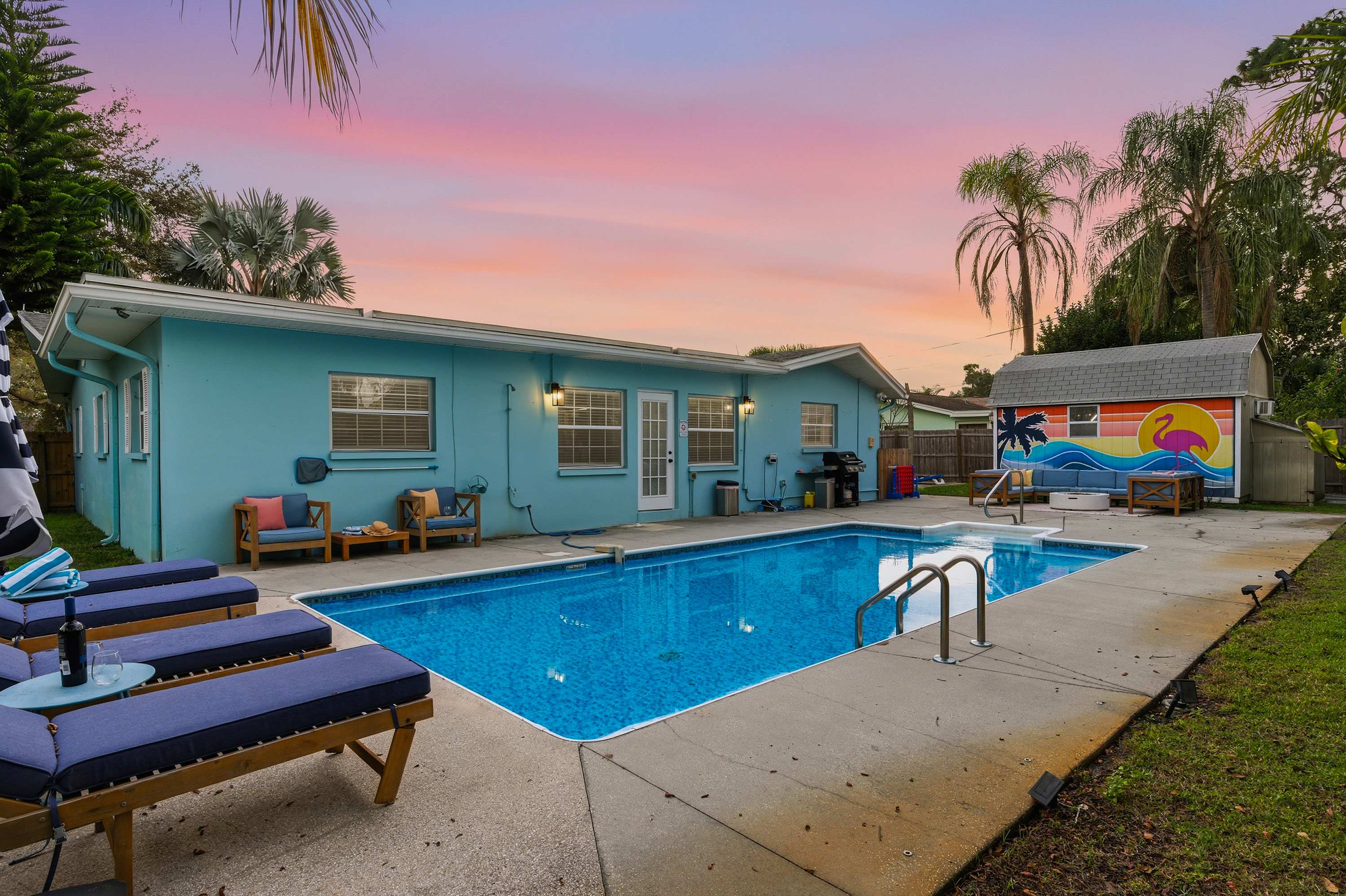 Relaxing 4BR home w/ heated pool & fire pit