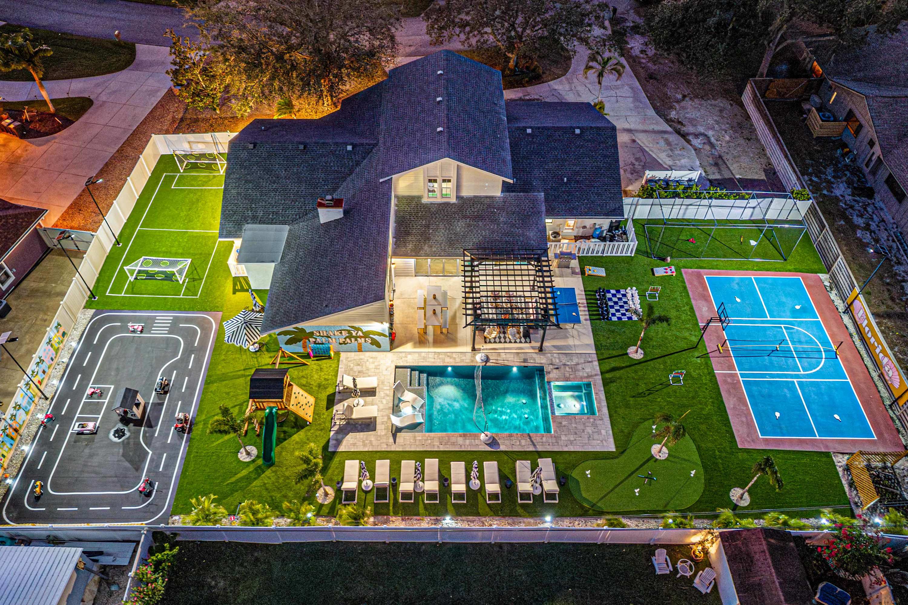 New! Luxury Estate, 10 min to Beach, Sleeps 28 — Bradenton, FL — vacation rental