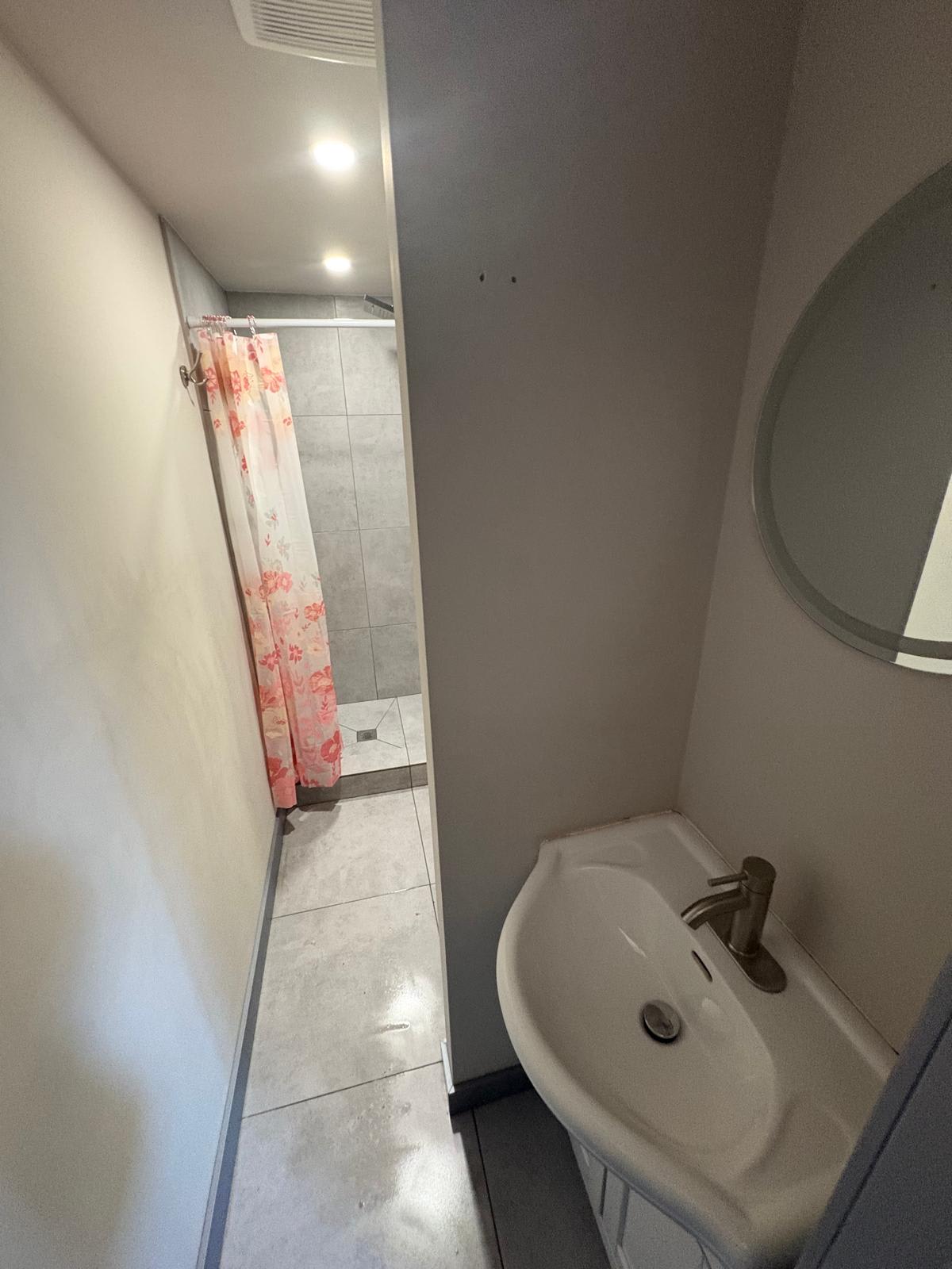#42.1 St. Catharine's 1-bedroom Hotel-Apartment
