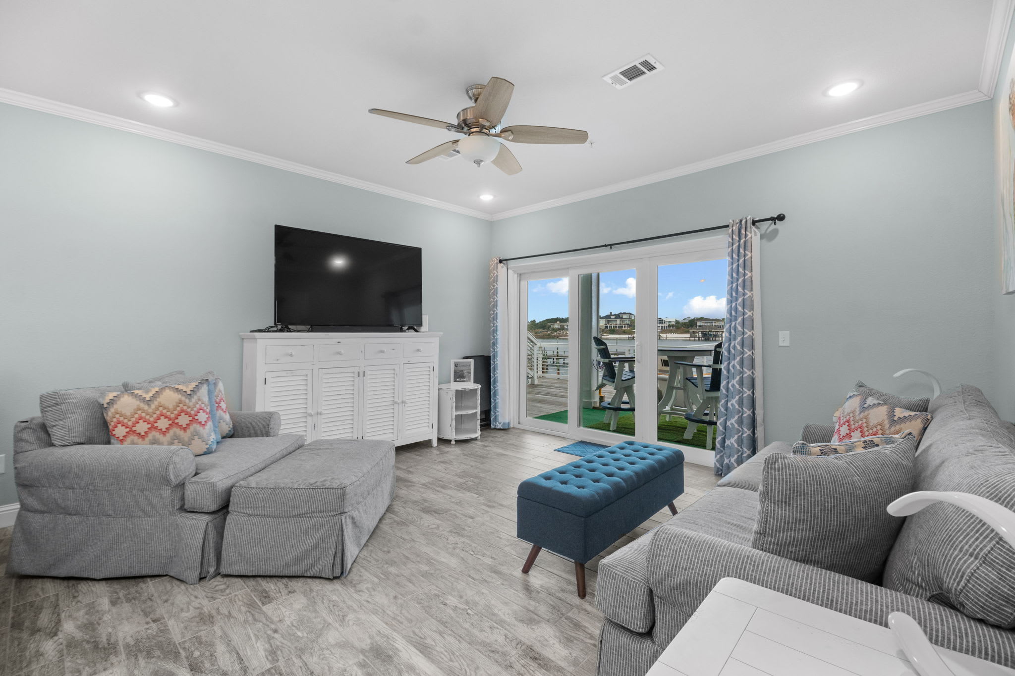 Oceanfront Condo Steps to Flora Bama Beach