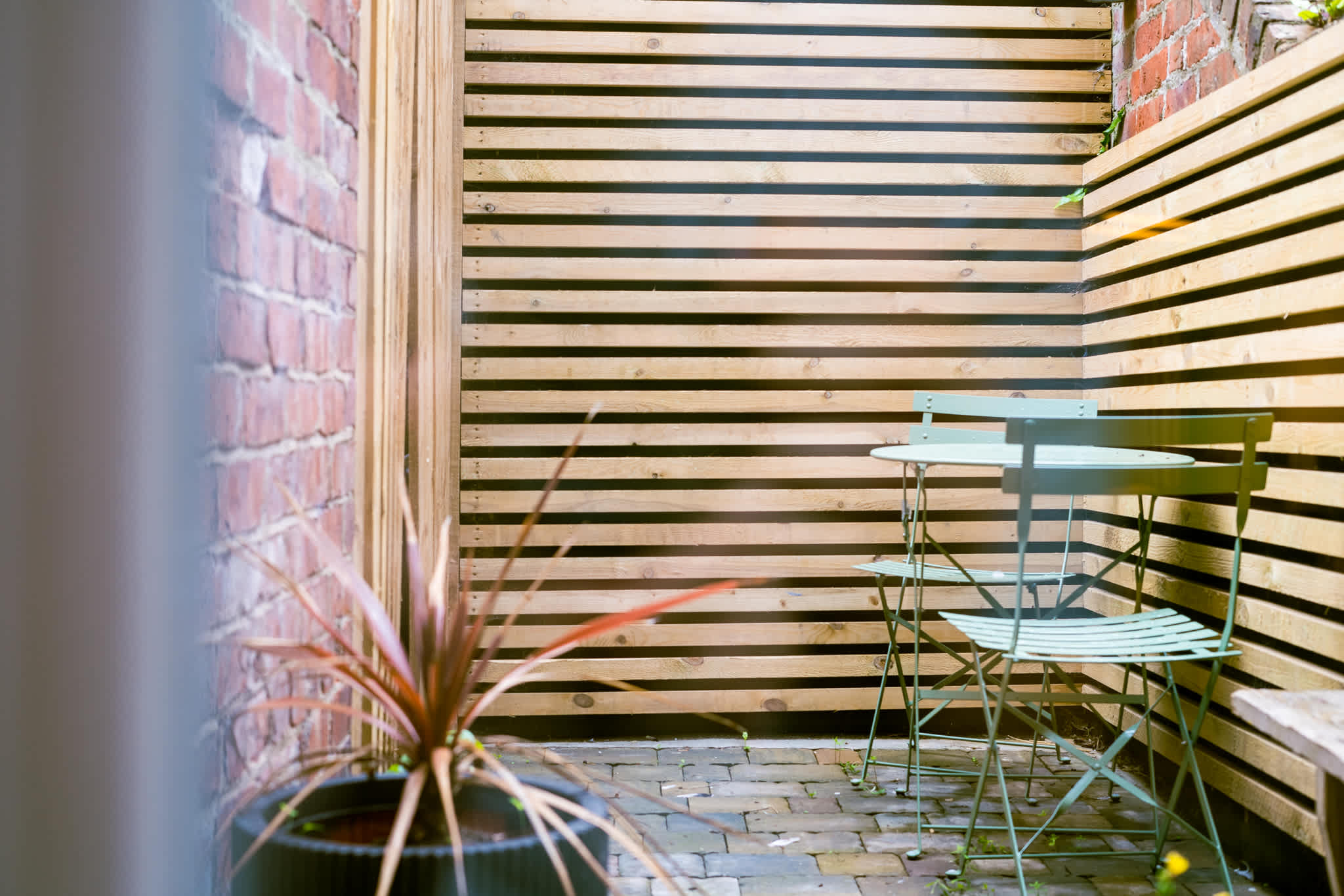 The Willows - Suite 2 Private Courtyard Super King (Pet Friendly)