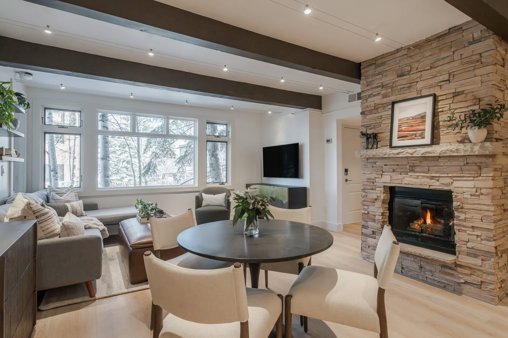 New Ski-in Ski-out 1 BR with Resort Amenities
