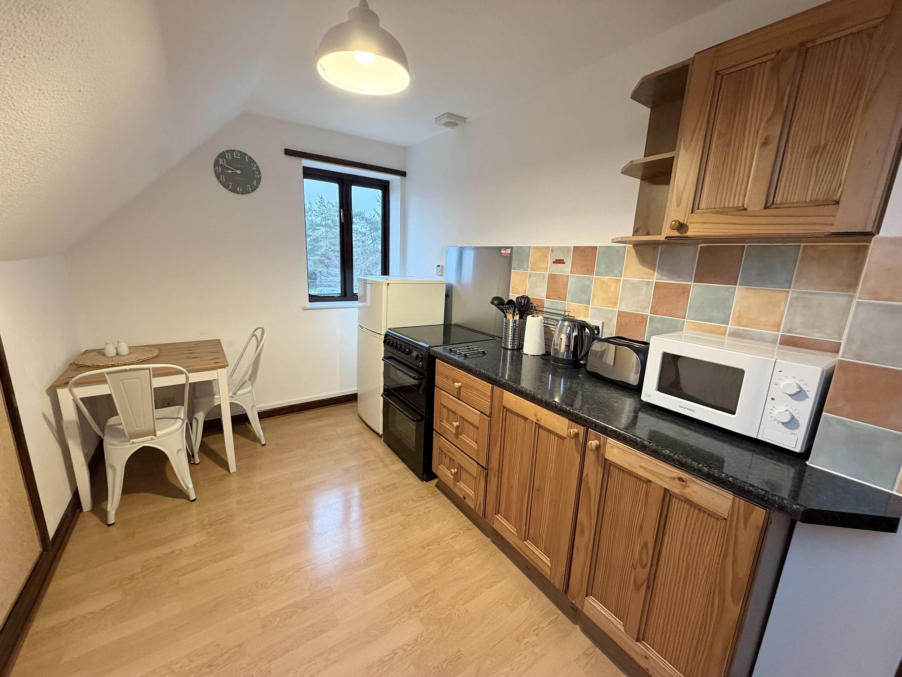Millbrook House Apartments 7 - One bedroom first floor apartment next to Milton Park in High Street OX14 4EL - Property image 6 - VivreStays
