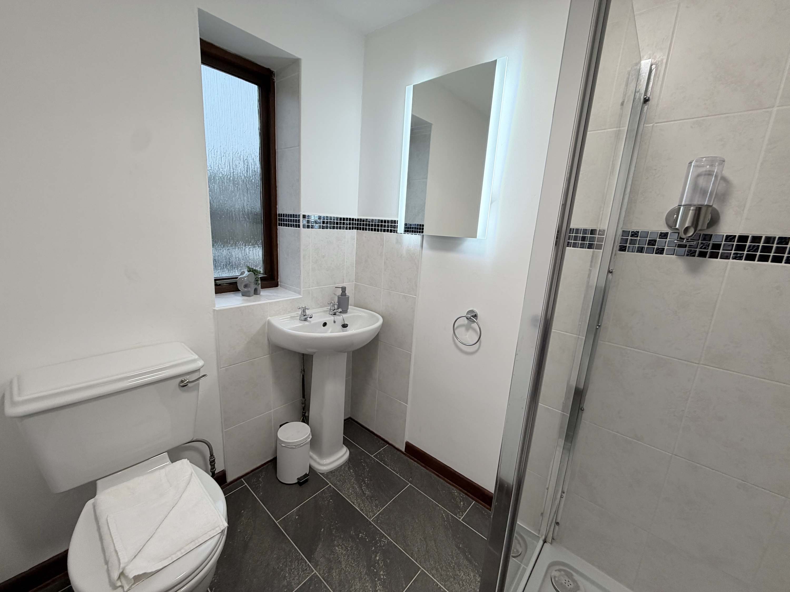 Millbrook House Apartments 7 - One bedroom first floor apartment next to Milton Park in High Street OX14 4EL - Property image 5 - VivreStays