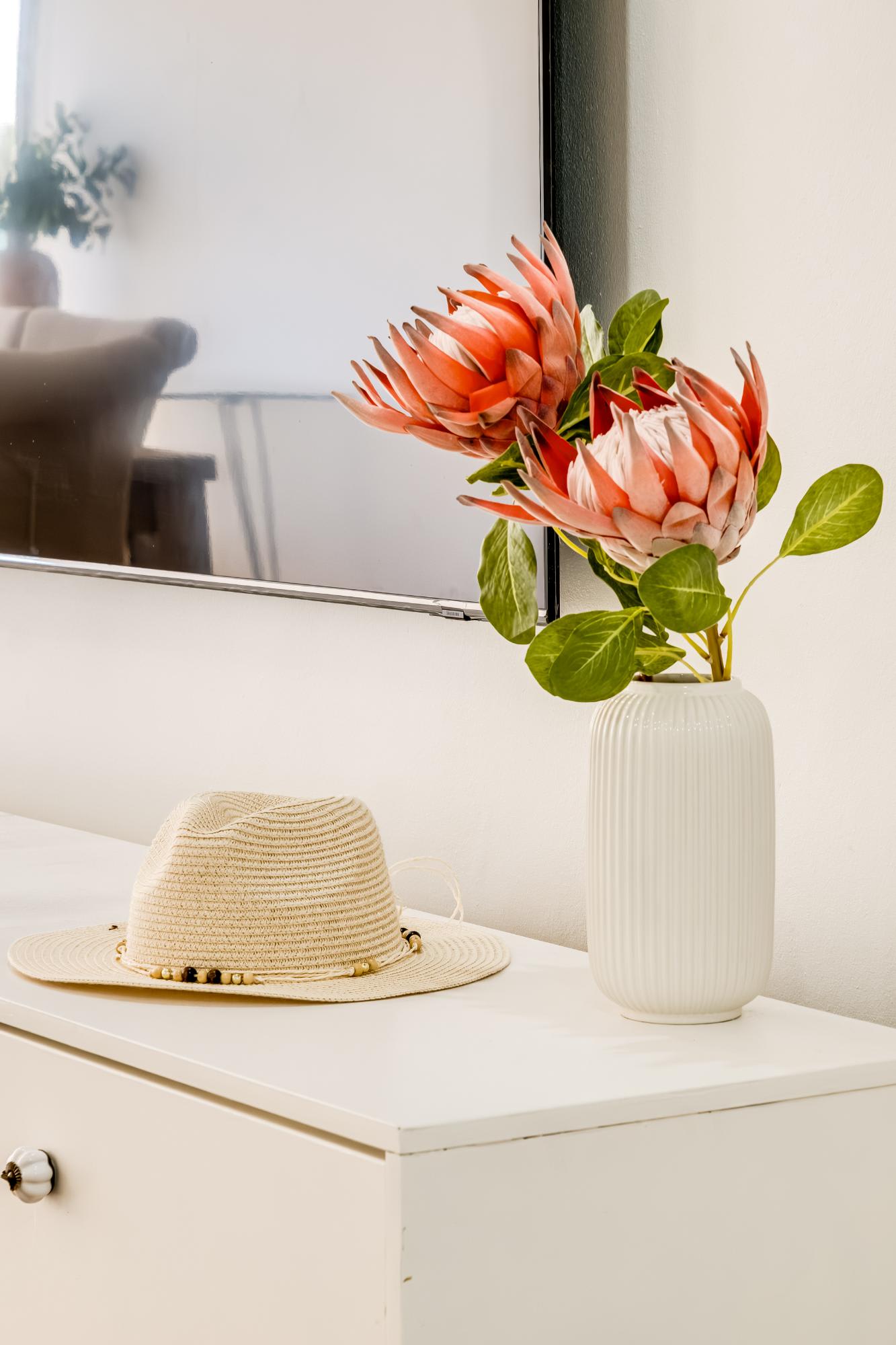 2bed Central Apartment in Cape Town Atlantic Point 6