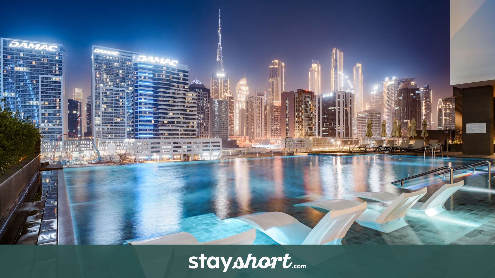 Free housekeeping visits during your stay - StayShort - 1 Bedroom Sleeps 2 with City Views in Business Bay — Business Bay, Dubai — vacation rental