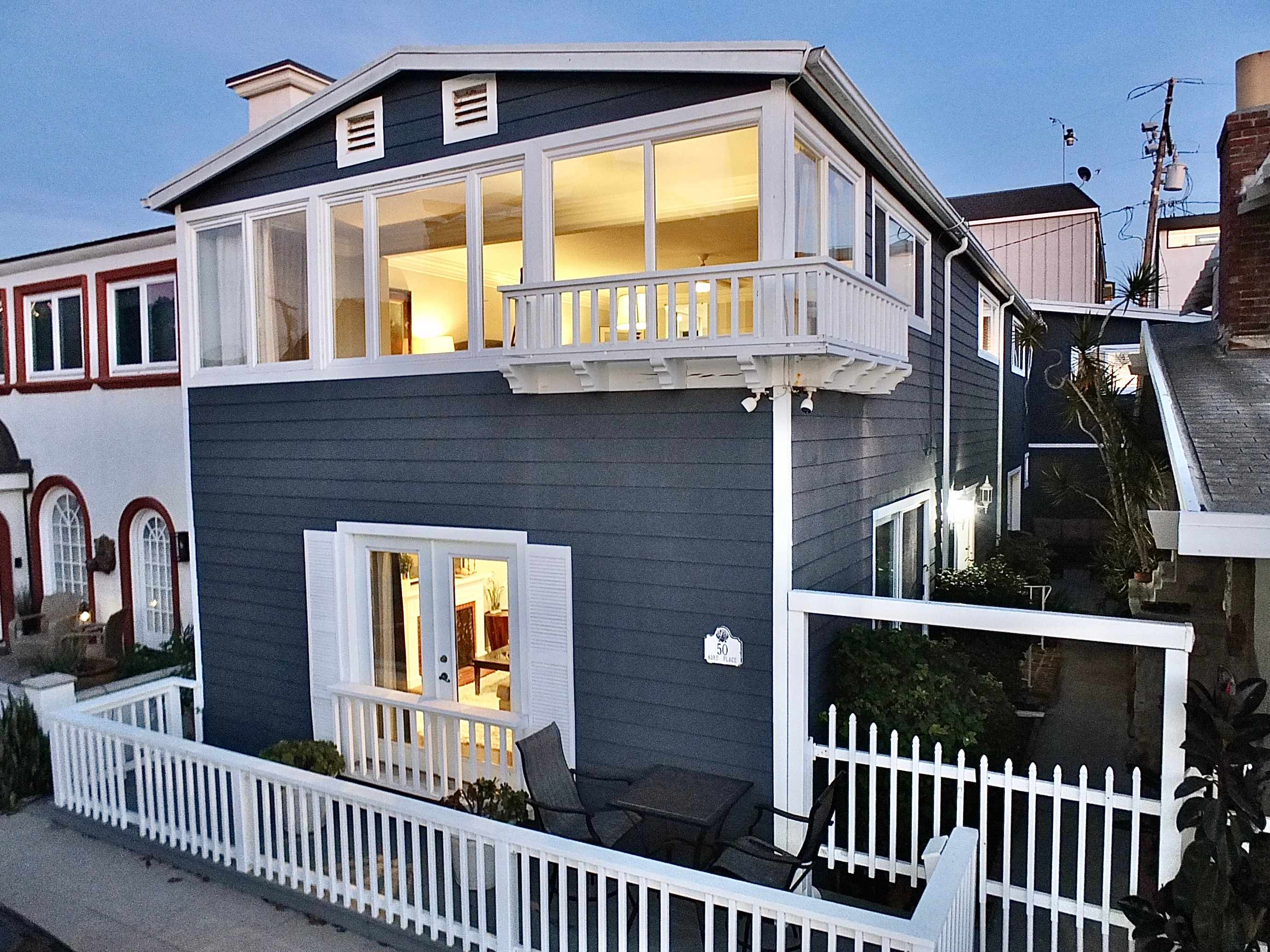 LB Peninsula Steps to Beach, close to World Cup