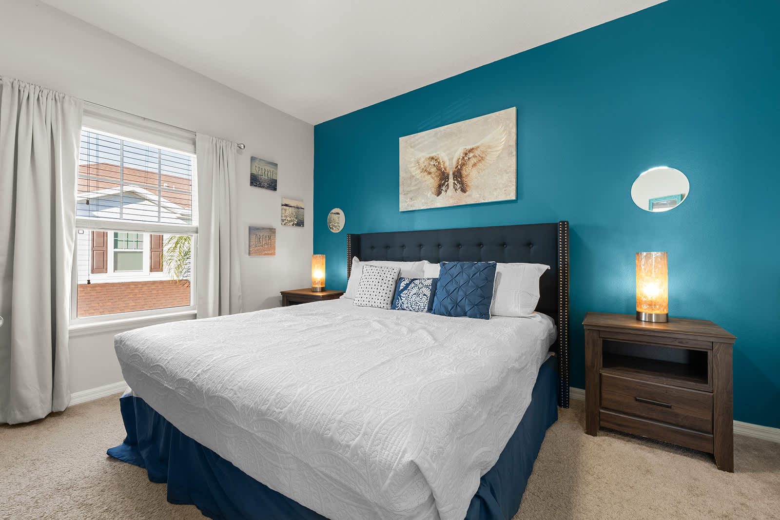 4BR family townhouse w/ pool & hot tub
