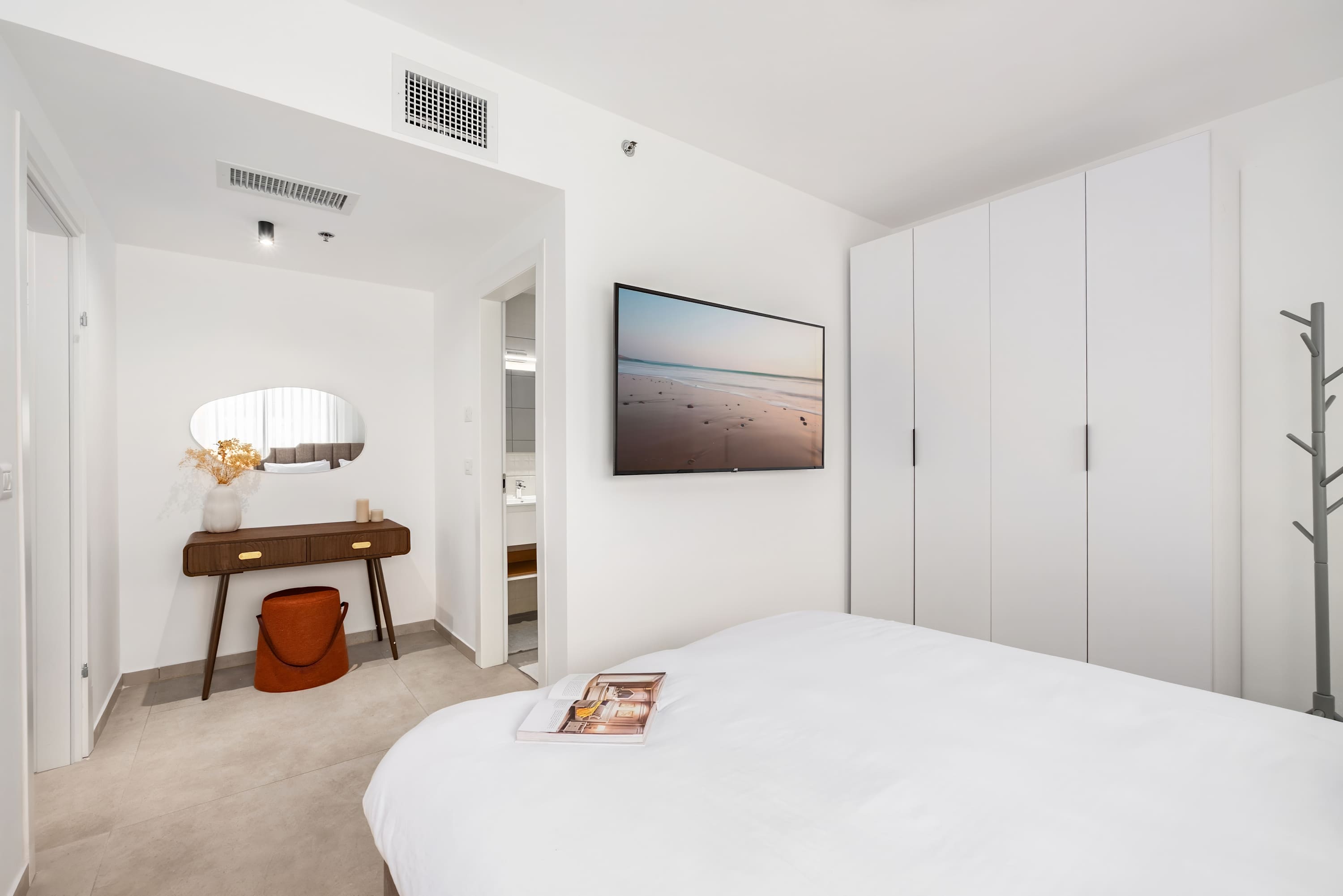 Luxury 4BR | Panoramic Sea-View Balcony | Mamad
