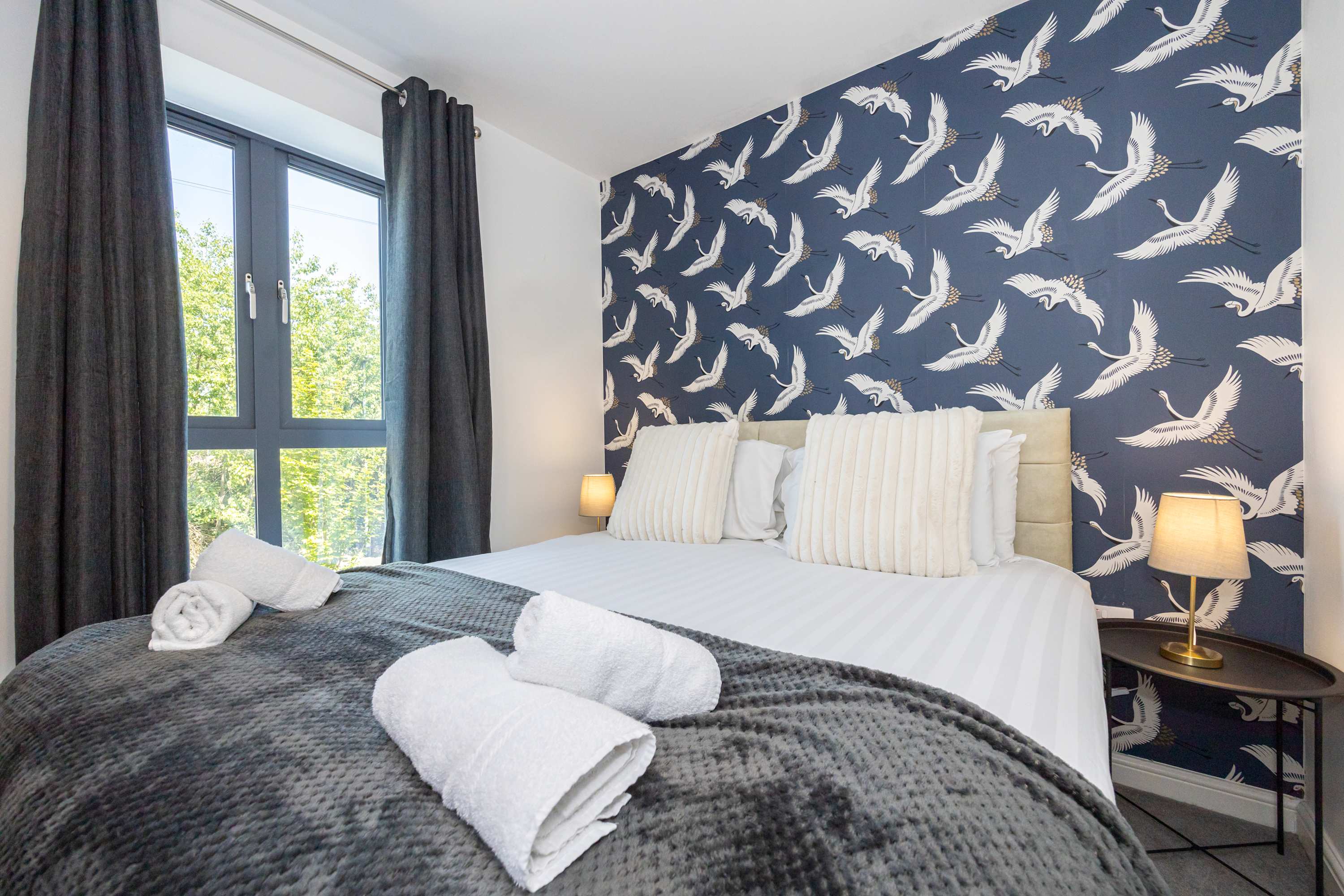 5Bedroom Townhouse 15mins to City w Free Parking - Picture 4
