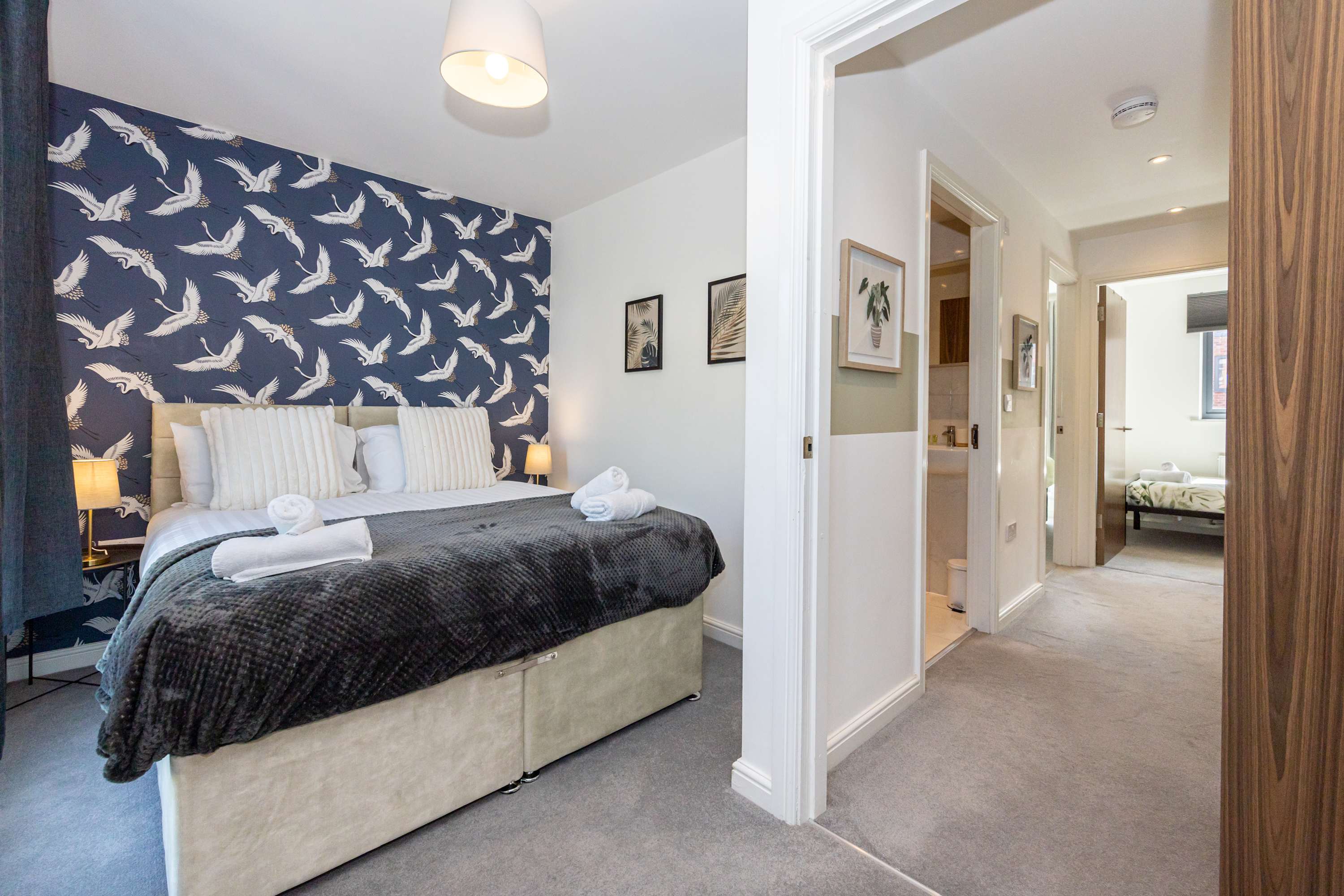 5Bedroom Townhouse 15mins to City w Free Parking - Picture 8