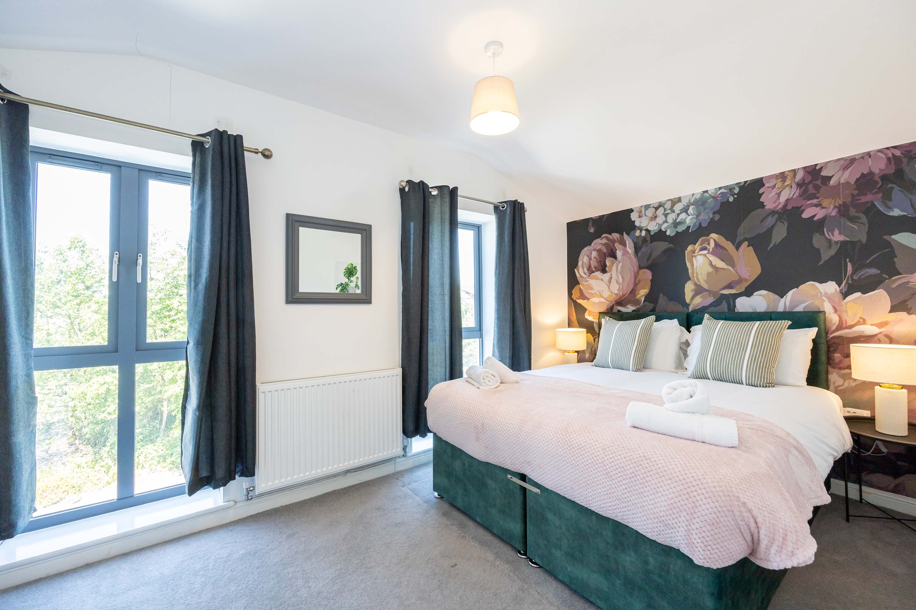 5Bedroom Townhouse 15mins to City w Free Parking - Picture 13