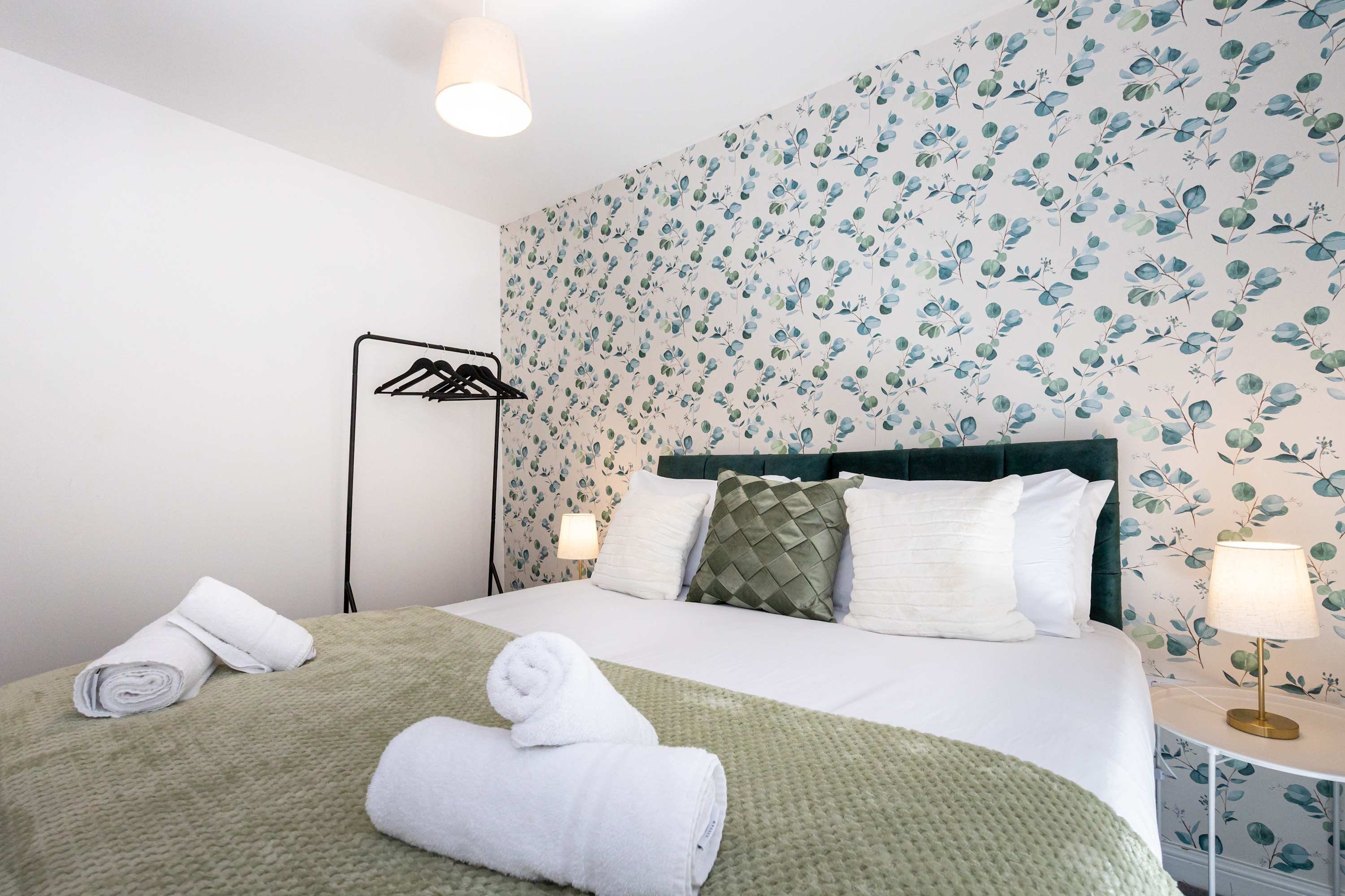 5Bedroom Townhouse 15mins to City w Free Parking - Picture 16