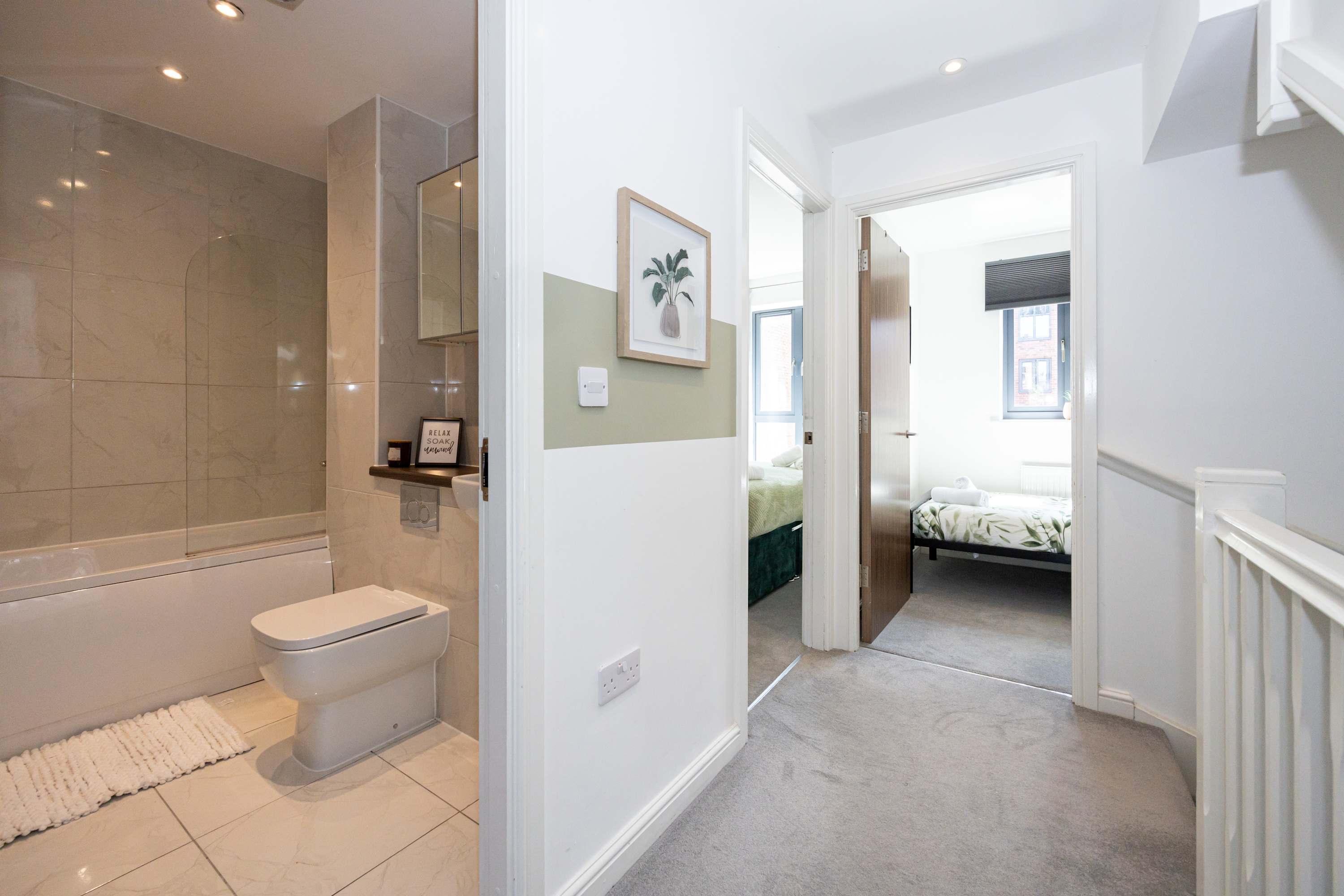 5Bedroom Townhouse 15mins to City w Free Parking - Picture 23