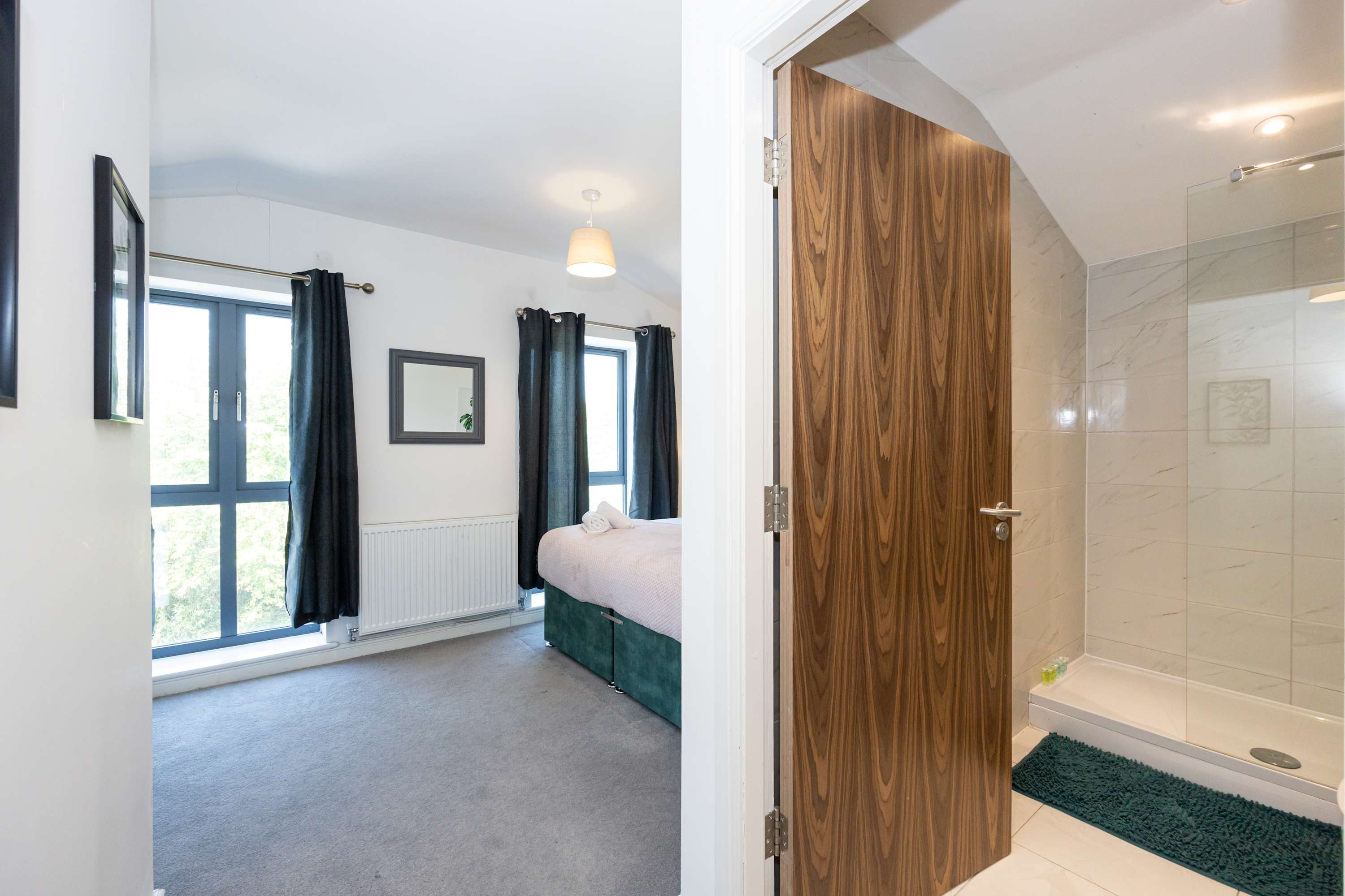 5Bedroom Townhouse 15mins to City w Free Parking - Picture 21