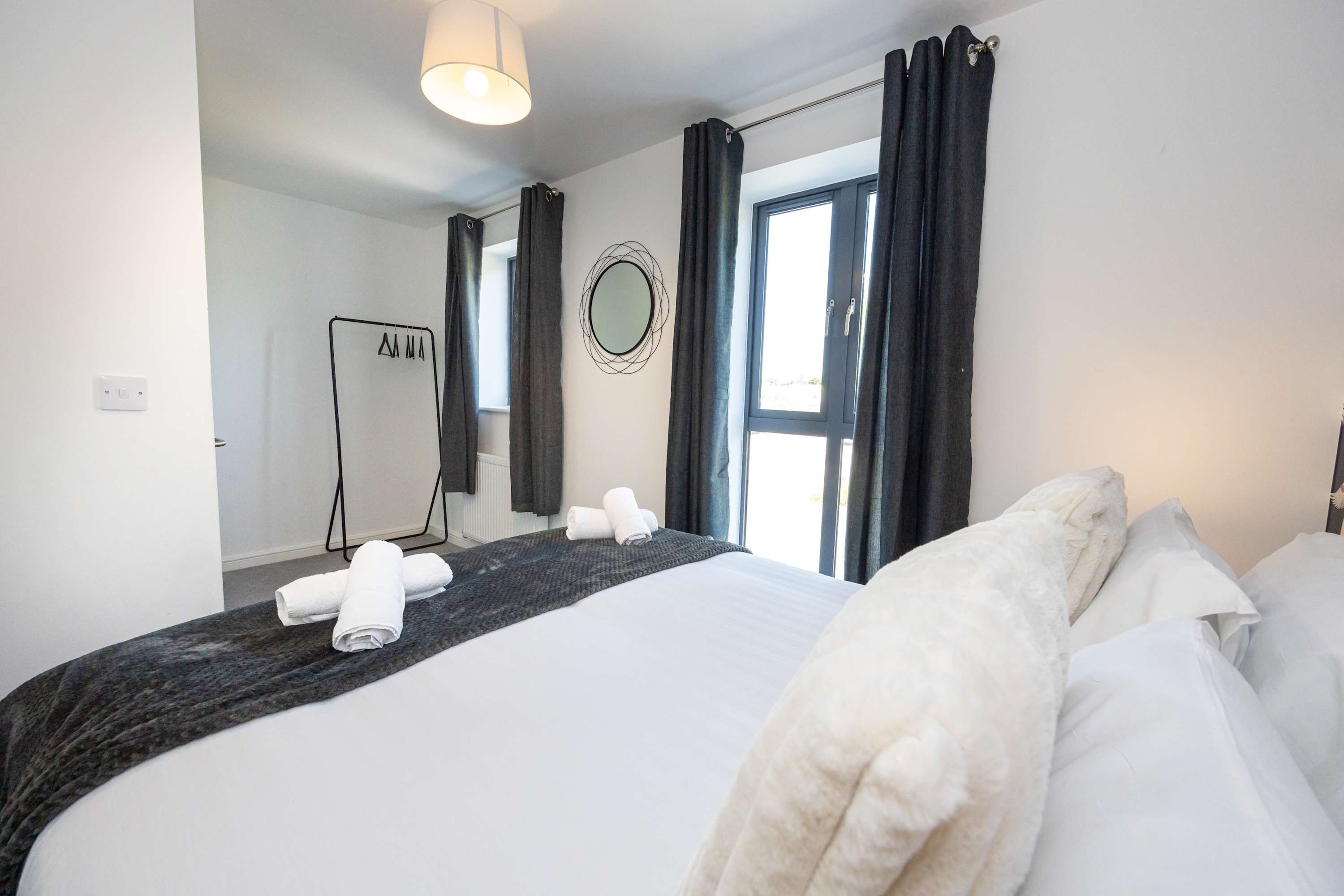 5Bedroom Townhouse 15mins to City w Free Parking - Picture 25