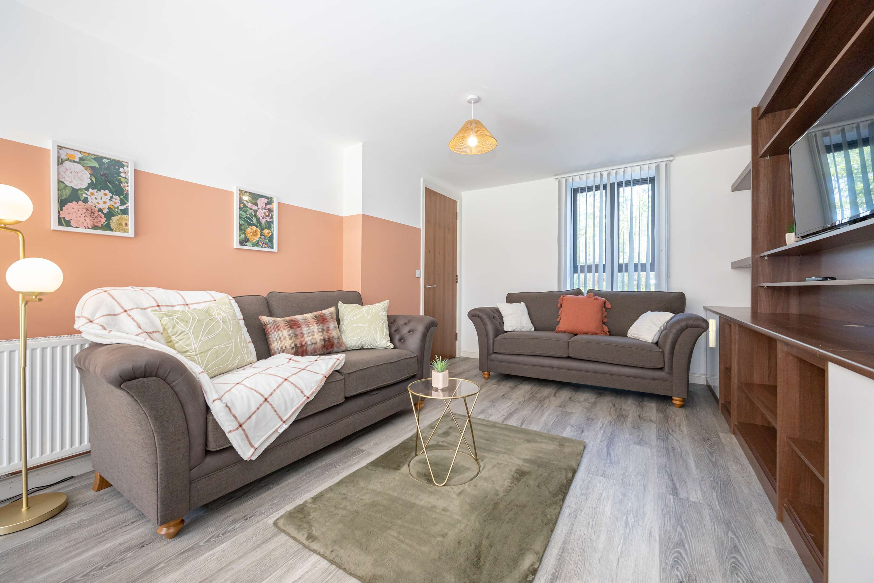 5Bedroom Townhouse 15mins to City w Free Parking - Picture 29