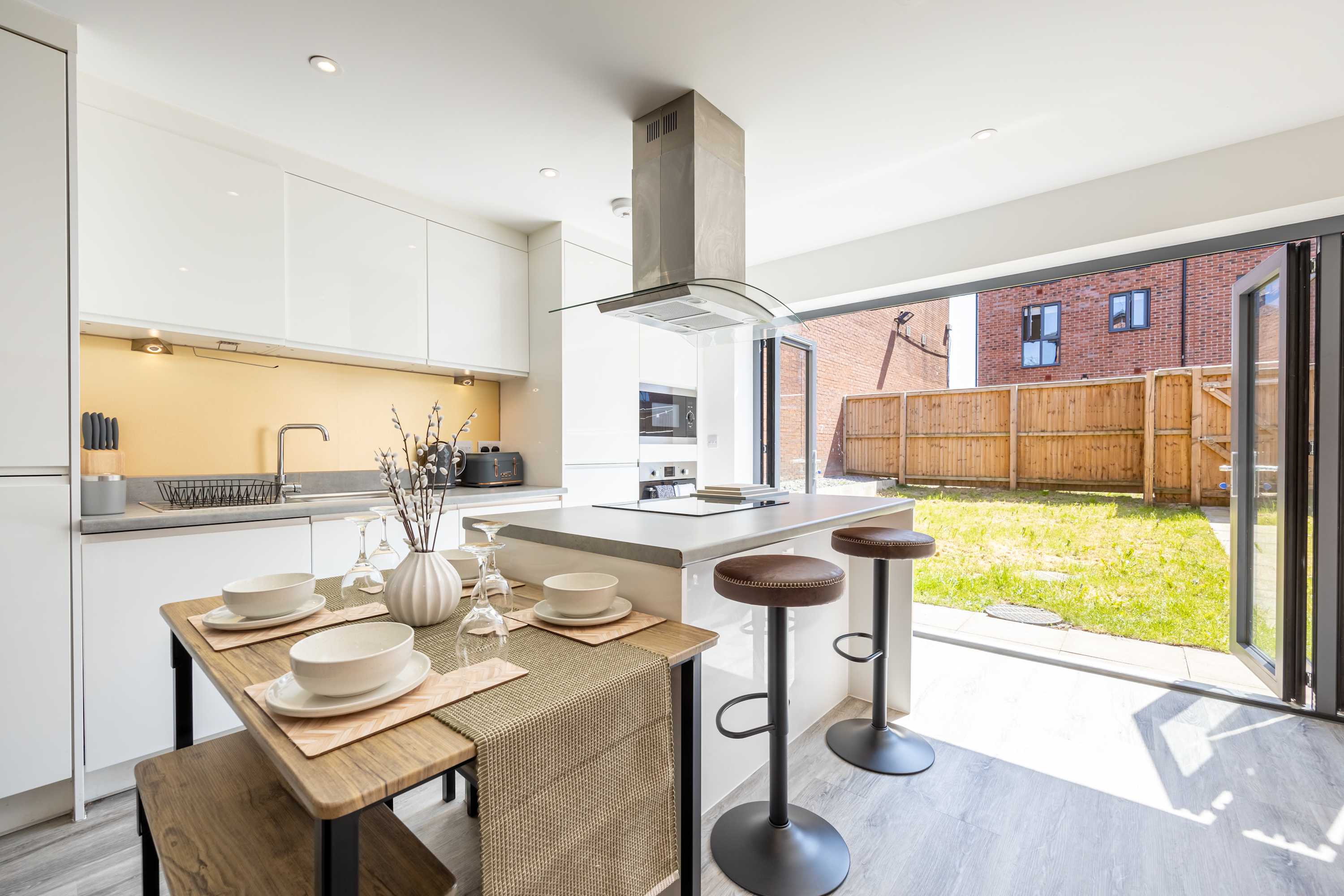 5Bedroom Townhouse 15mins to City w Free Parking - Picture 36