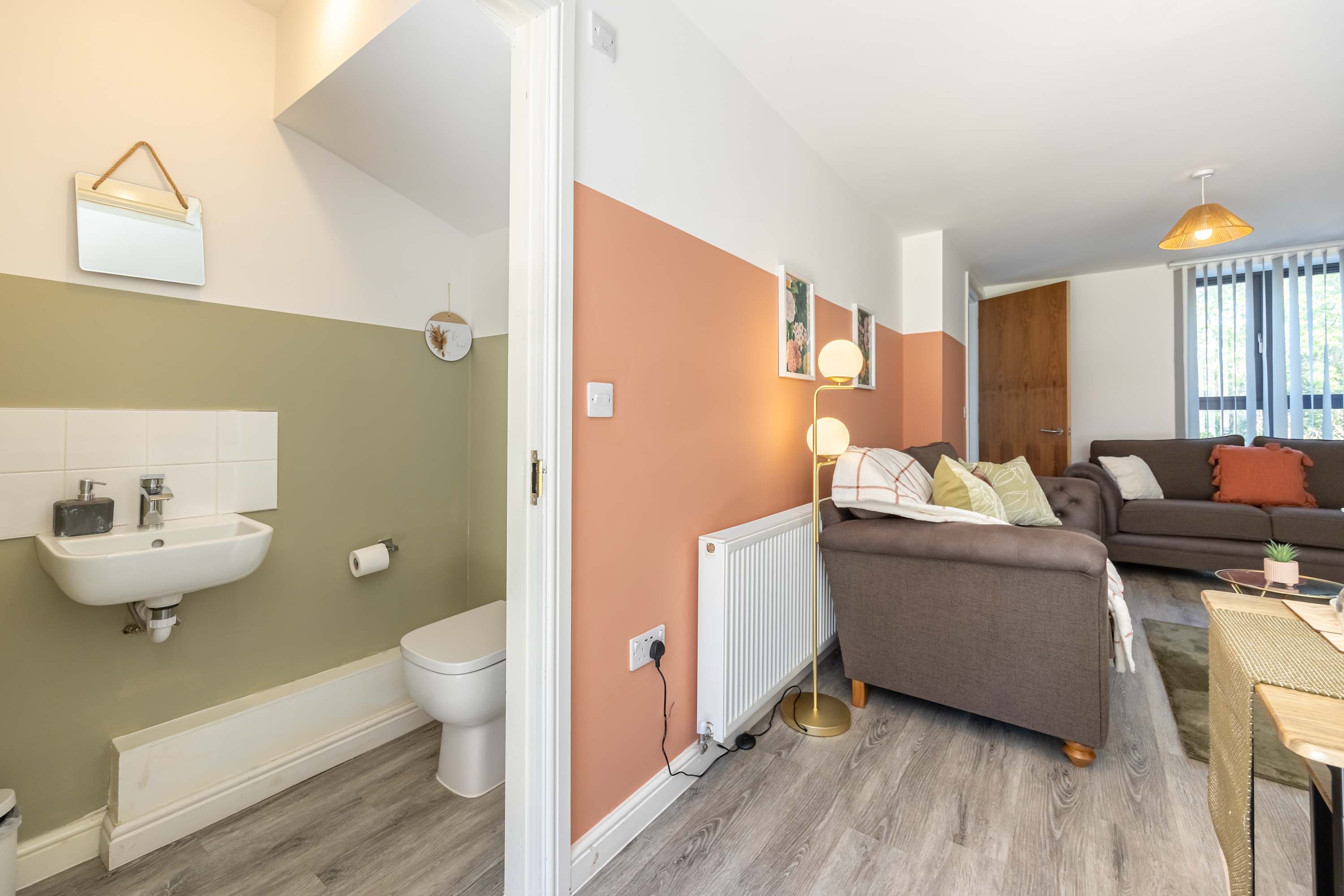 5Bedroom Townhouse 15mins to City w Free Parking - Picture 40