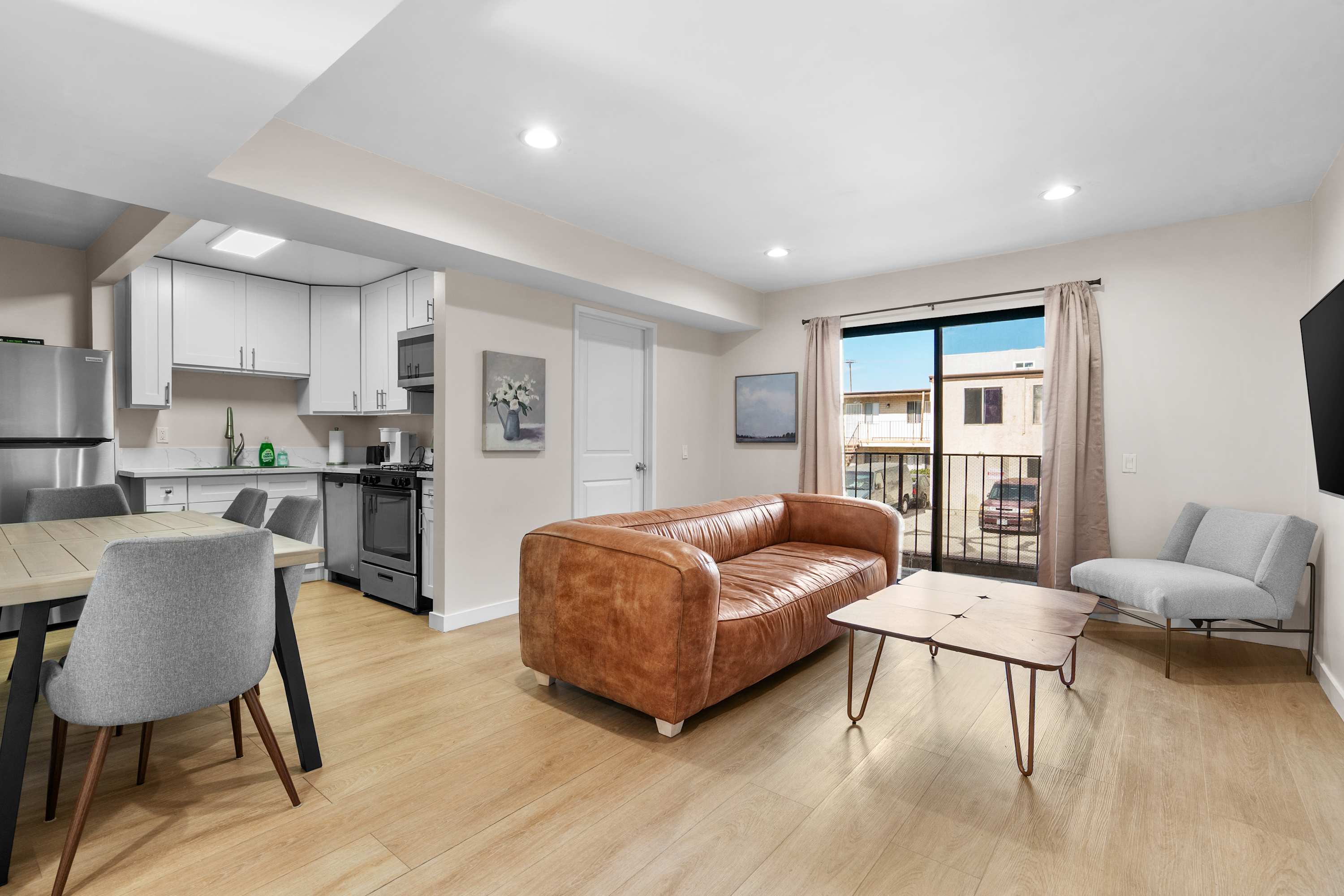 Remodeled Apartment with Pool · Near Universal