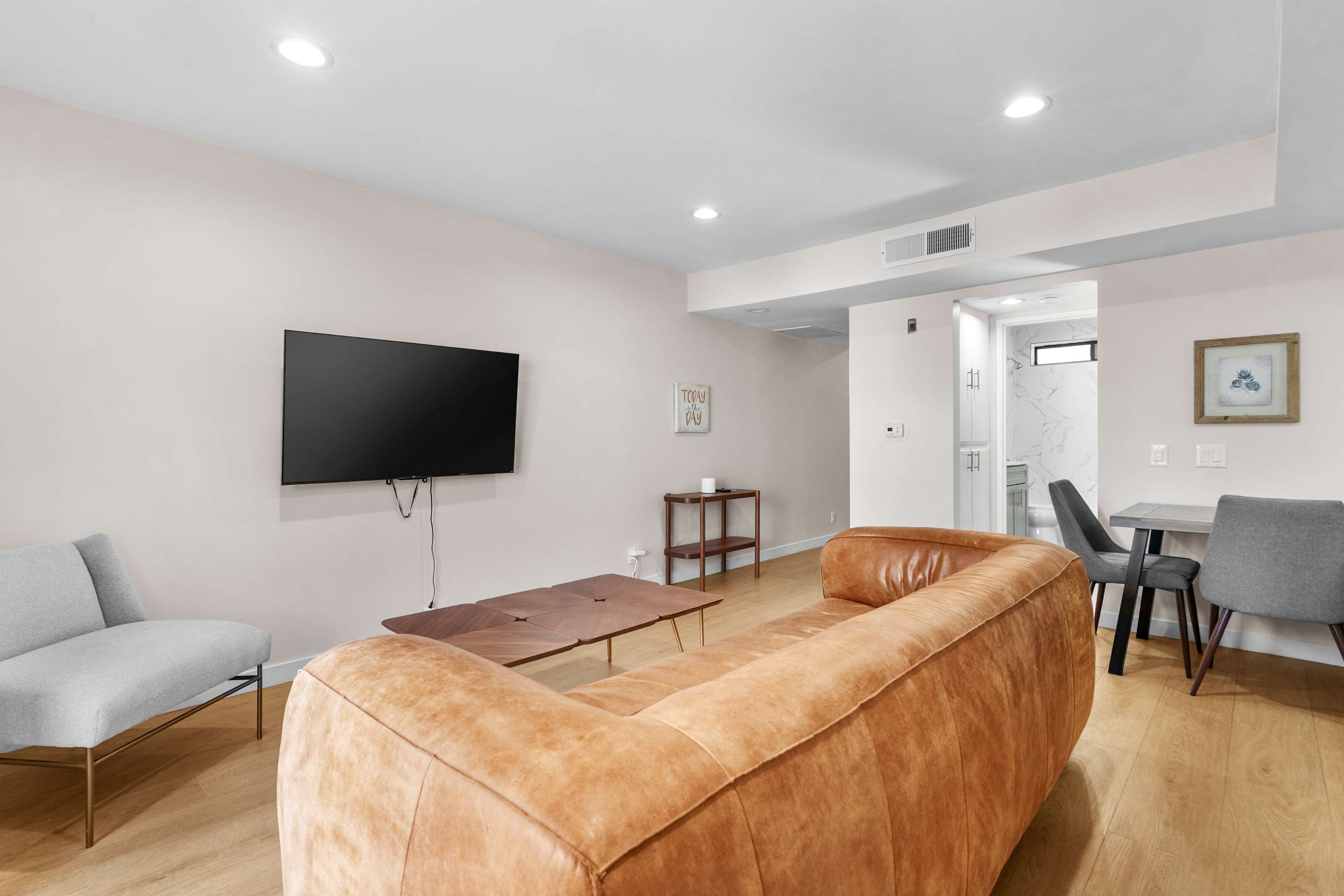 Remodeled Apartment with Pool · Near Universal