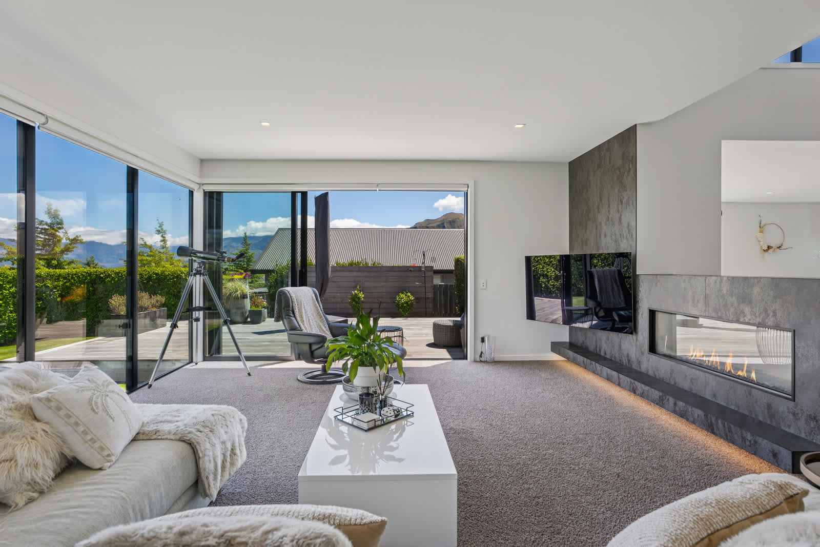 Diamond on the Peninsula