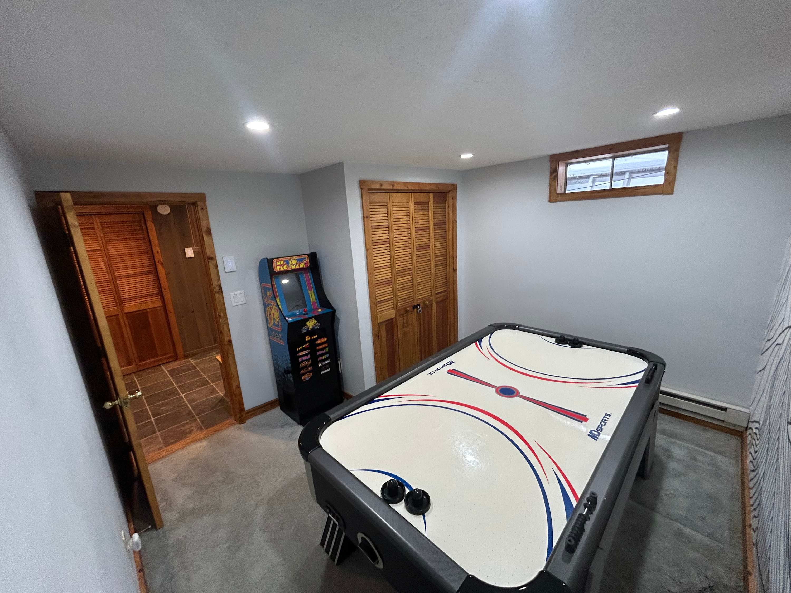 Stylish Chimney Hill Home Close to Mt Snow | Photo 14