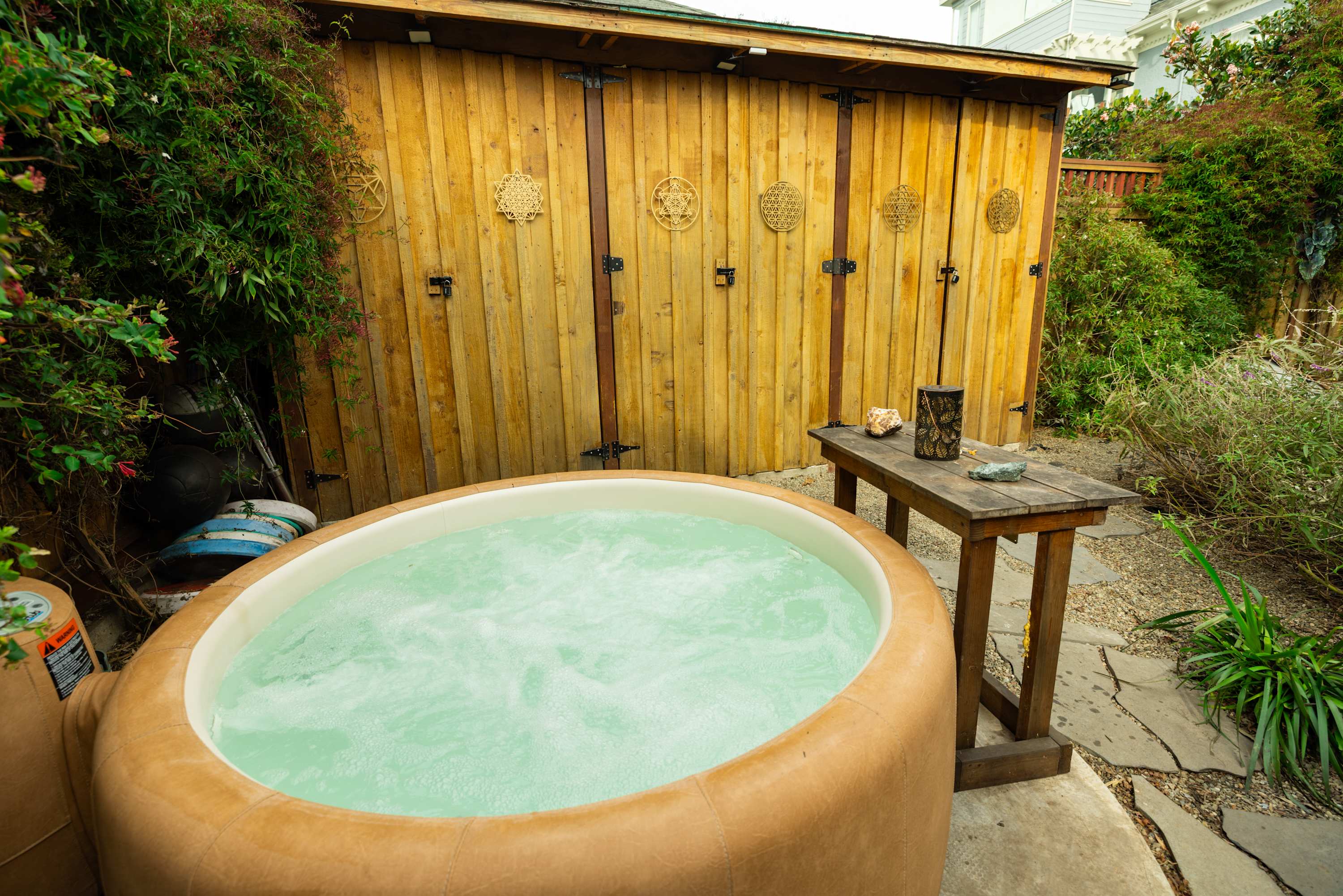 Luxury Elmwood–Rockridge Flat w/ Hot Tub 3