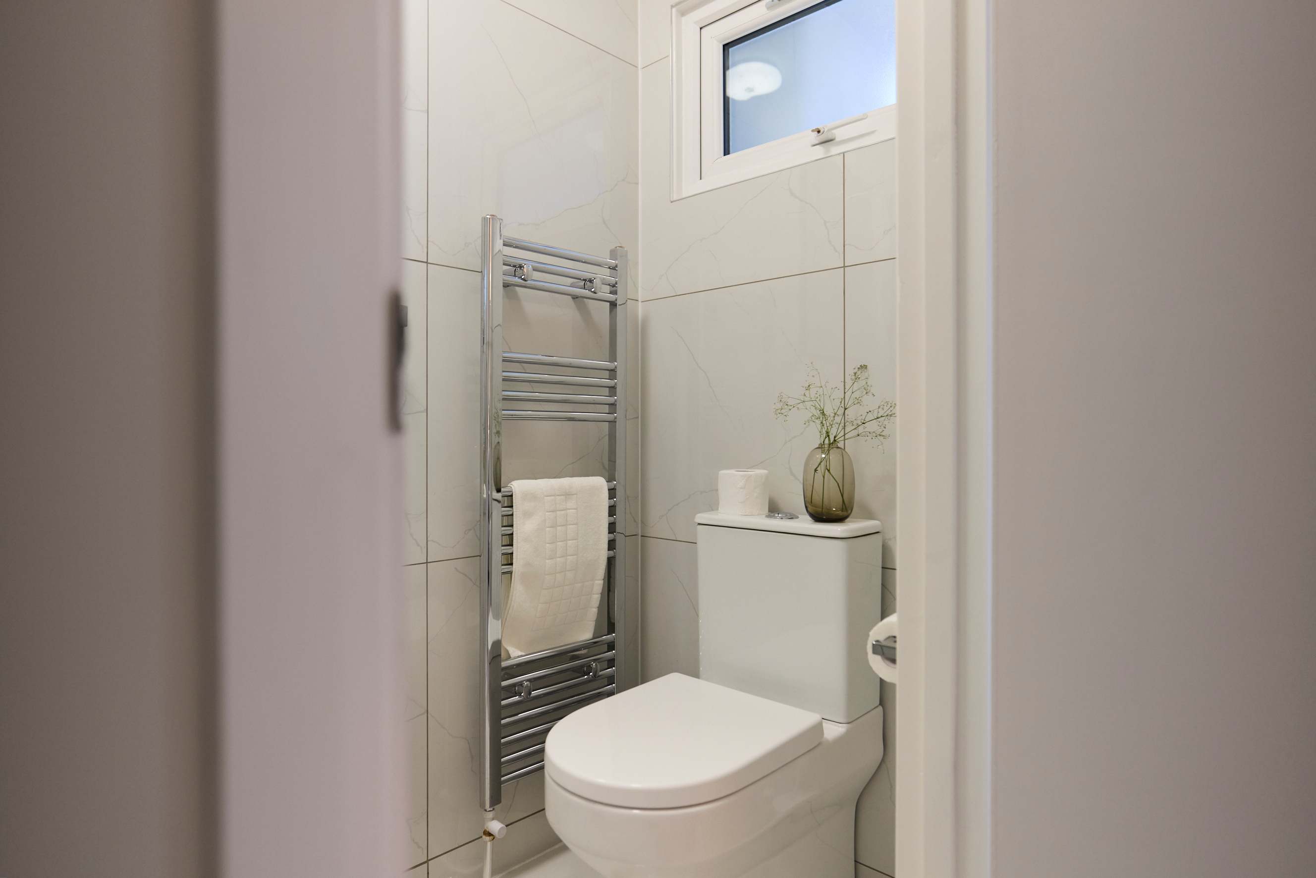 West of Brick & Bloom in 16, Ravenswood Court, Kingston Upon Thames KT2 7JL - Property image 13 - VivreStays