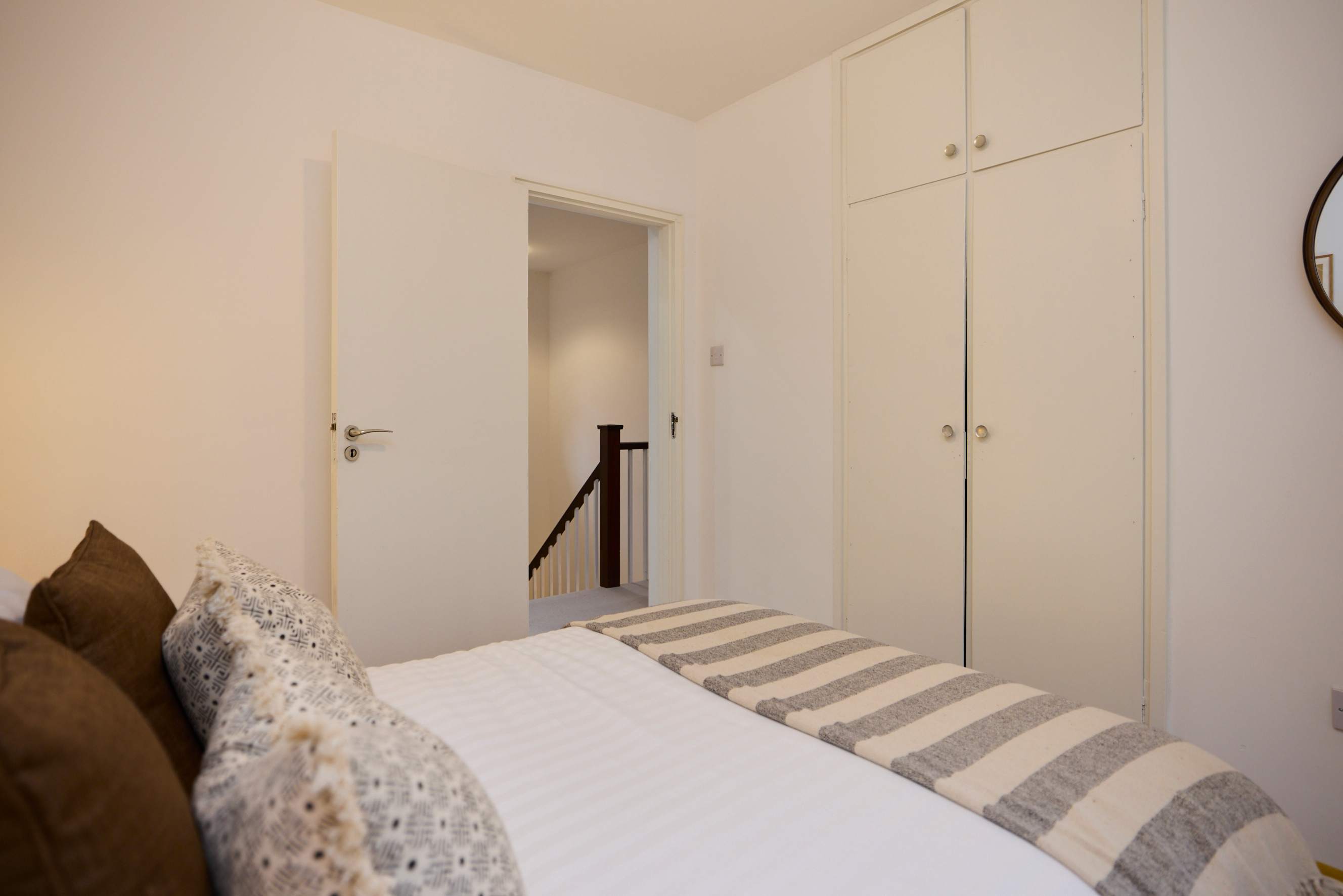 West of Brick & Bloom in 16, Ravenswood Court, Kingston Upon Thames KT2 7JL - Property image 25 - VivreStays
