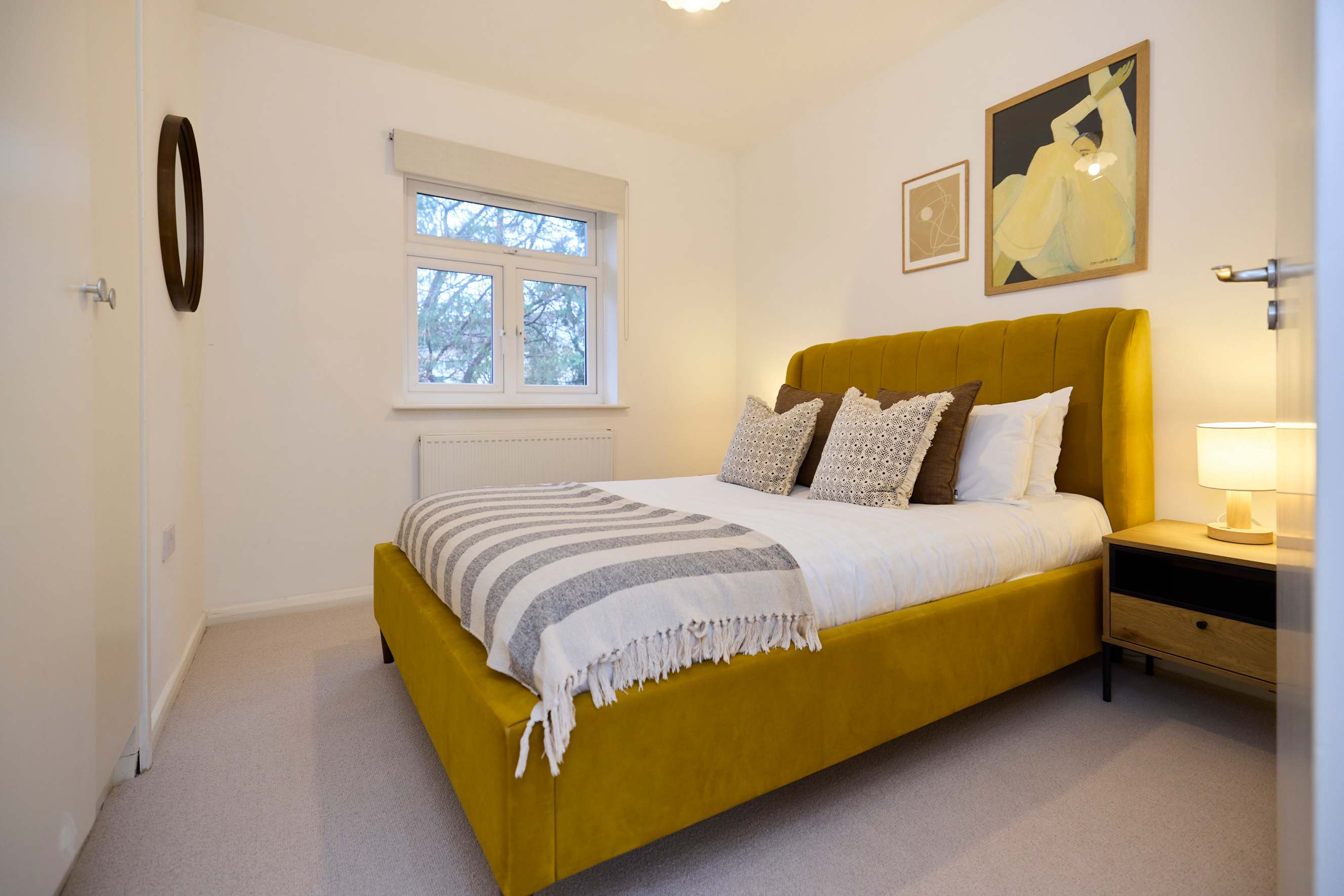 West of Brick & Bloom in 16, Ravenswood Court, Kingston Upon Thames KT2 7JL - Property image 24 - VivreStays