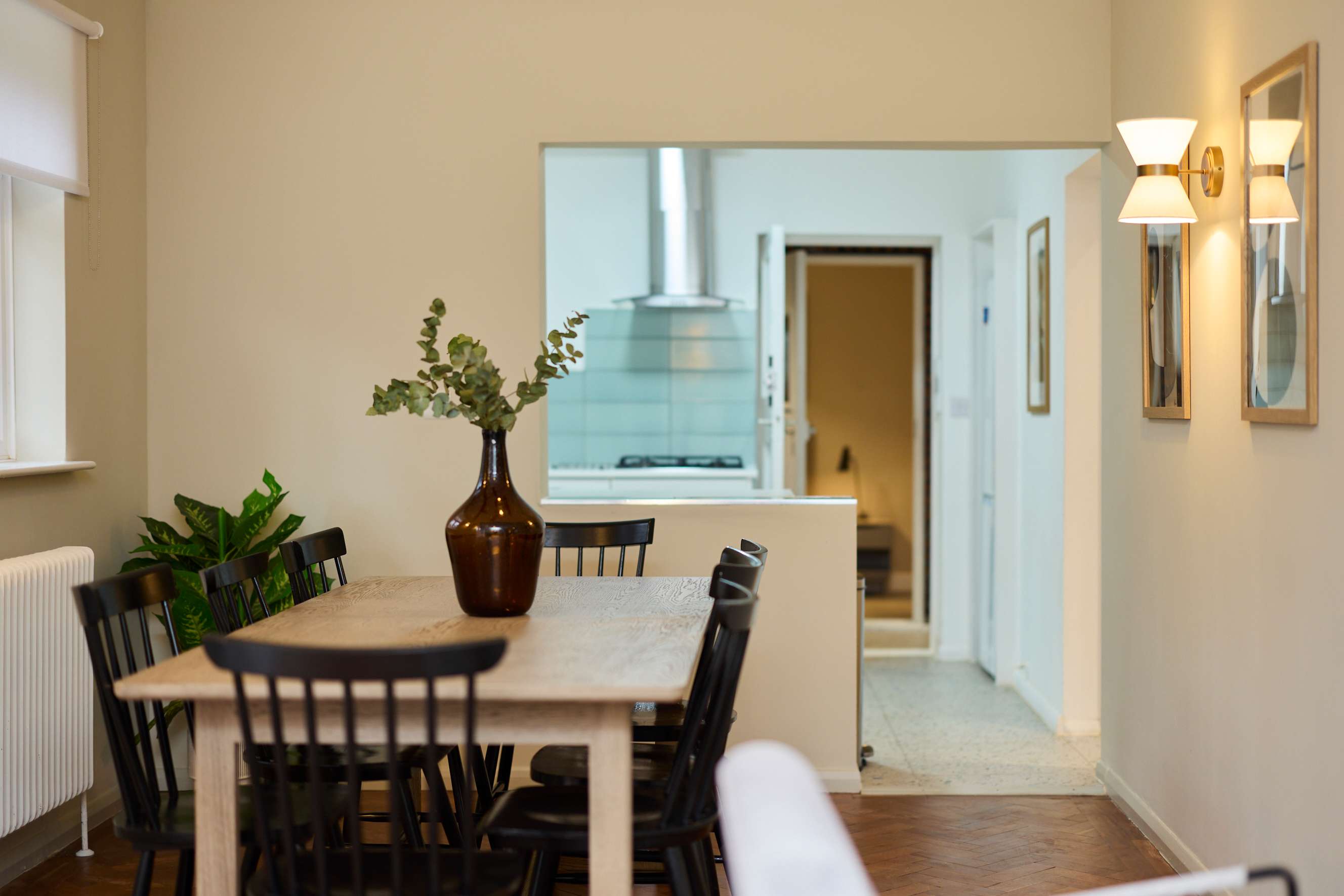 West of Brick & Bloom in 16, Ravenswood Court, Kingston Upon Thames KT2 7JL - Property image 6 - VivreStays