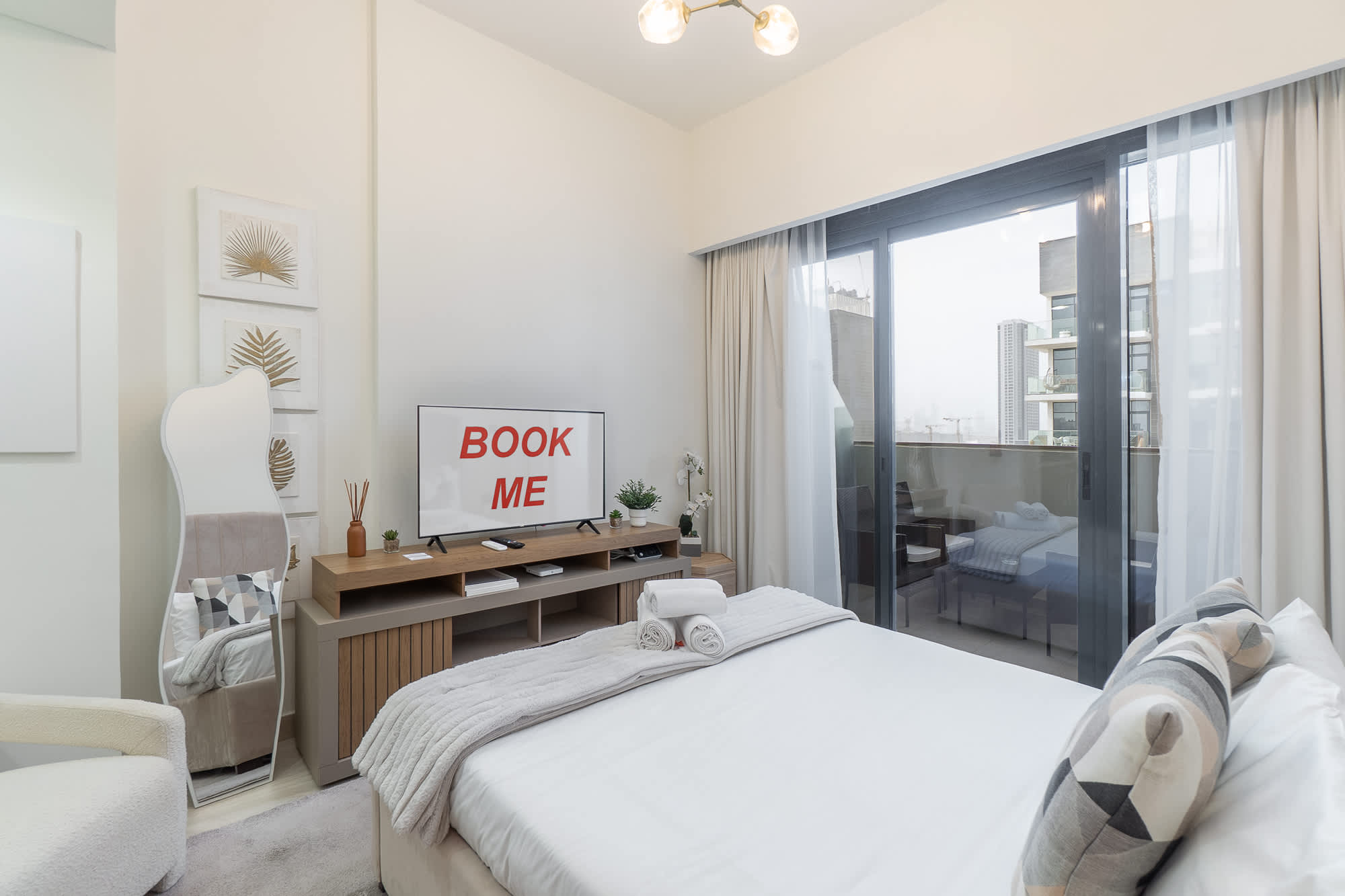 AirDXB - Modern Studio in Meydan Gym & Pool Sleeps 2 — Meydan, Dubai — vacation rental