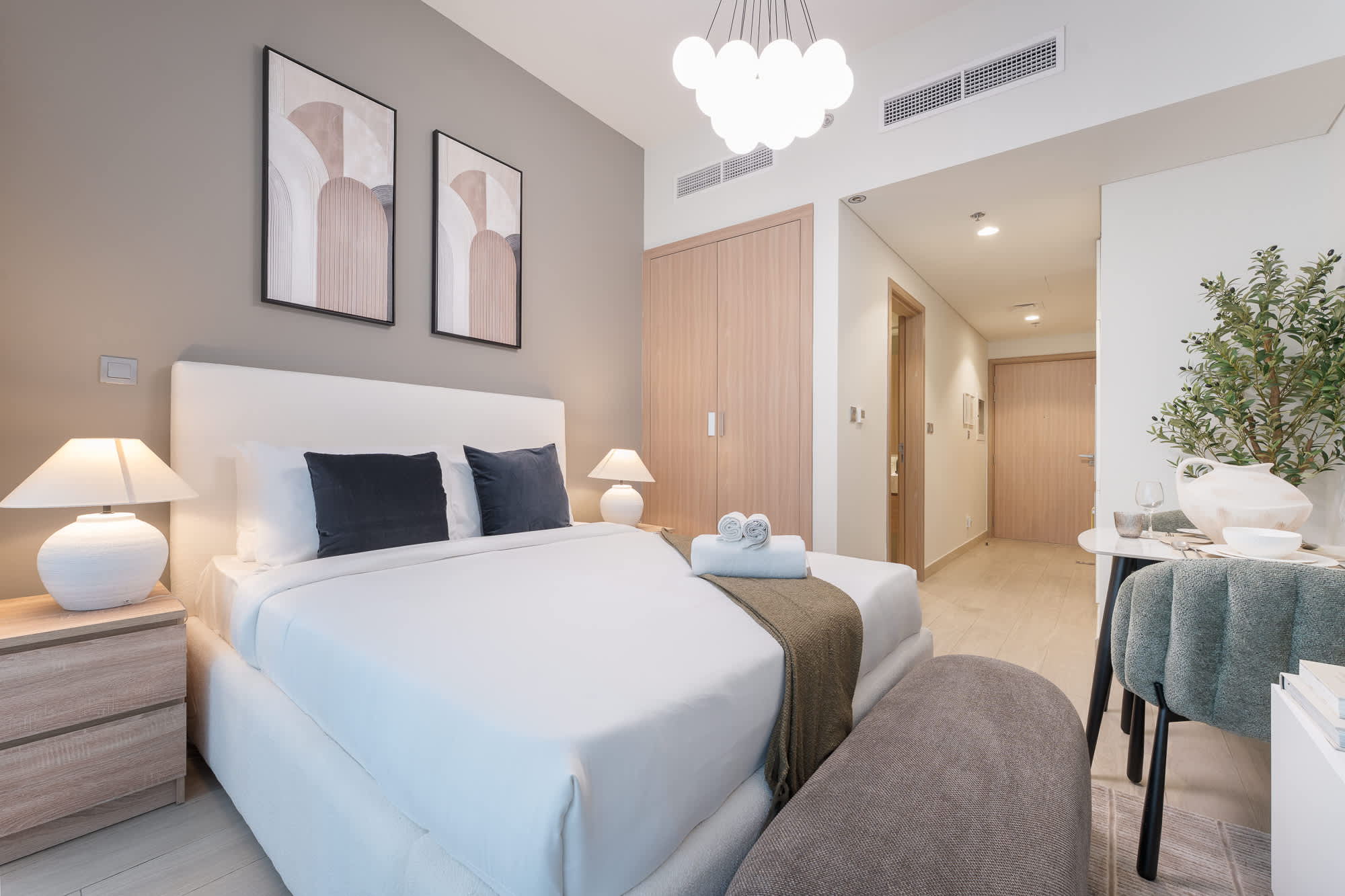 AirDXB - Apartment in Meydan sleeps 2 with Private Balcony! — Meydan, Dubai — vacation rental